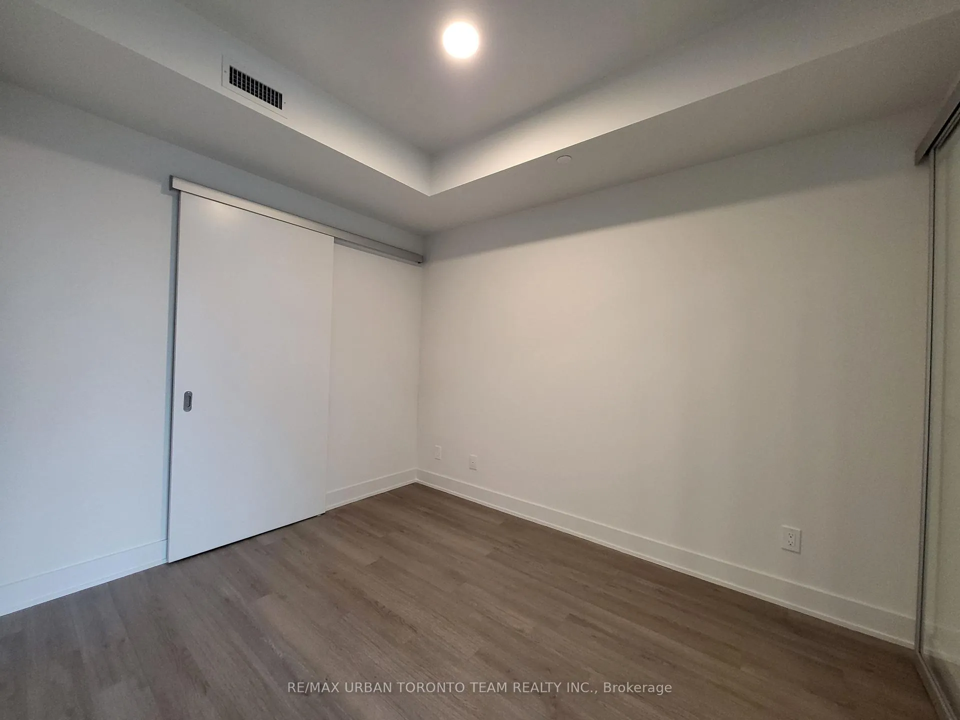 Photo 8 of Unit 1907, 8 Cumberland Street, Toronto, The Annex — HOMEH