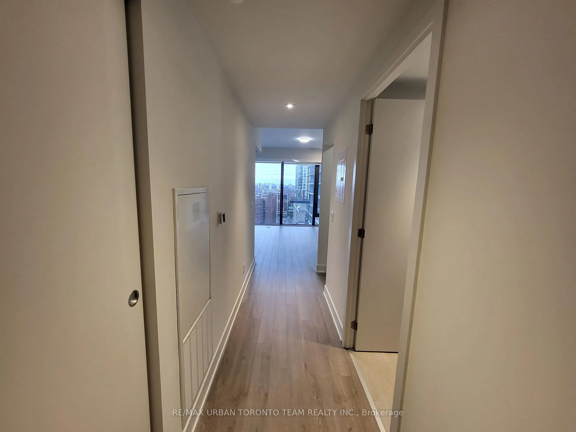 Photo 14 of Unit 1907, 8 Cumberland Street, Toronto, The Annex — HOMEH