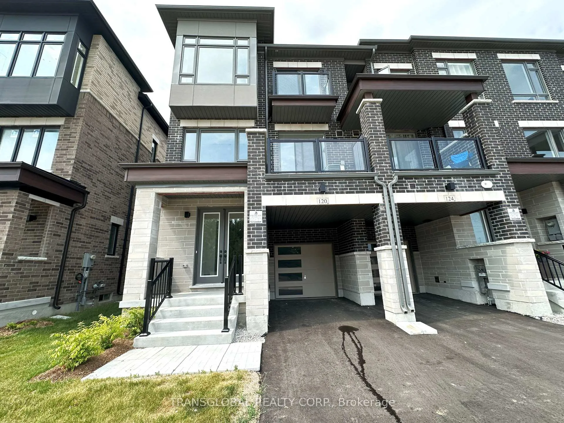 Photo 1 of 120 Thule Street, Vaughan, Vellore Village — HOMEH