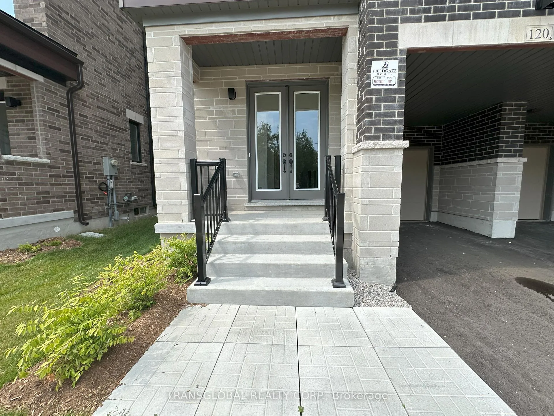 Photo 3 of 120 Thule Street, Vaughan, Vellore Village — HOMEH