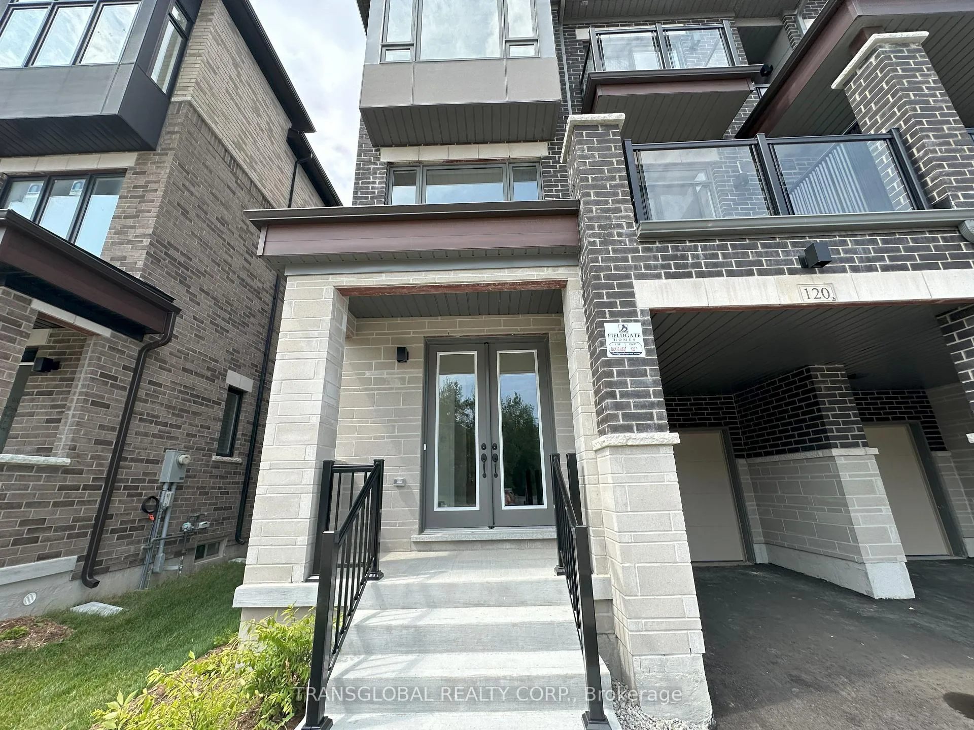 Photo 4 of 120 Thule Street, Vaughan, Vellore Village — HOMEH