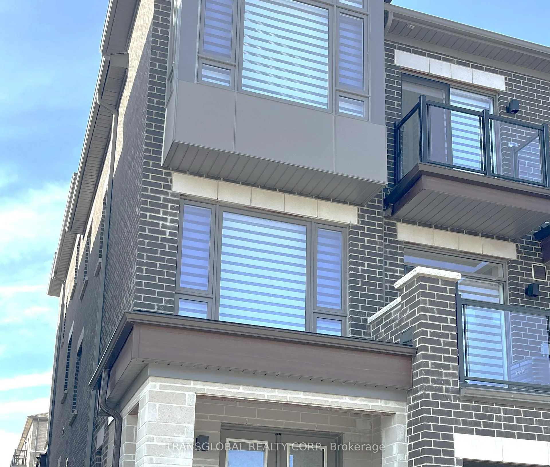 Photo 5 of 120 Thule Street, Vaughan, Vellore Village — HOMEH