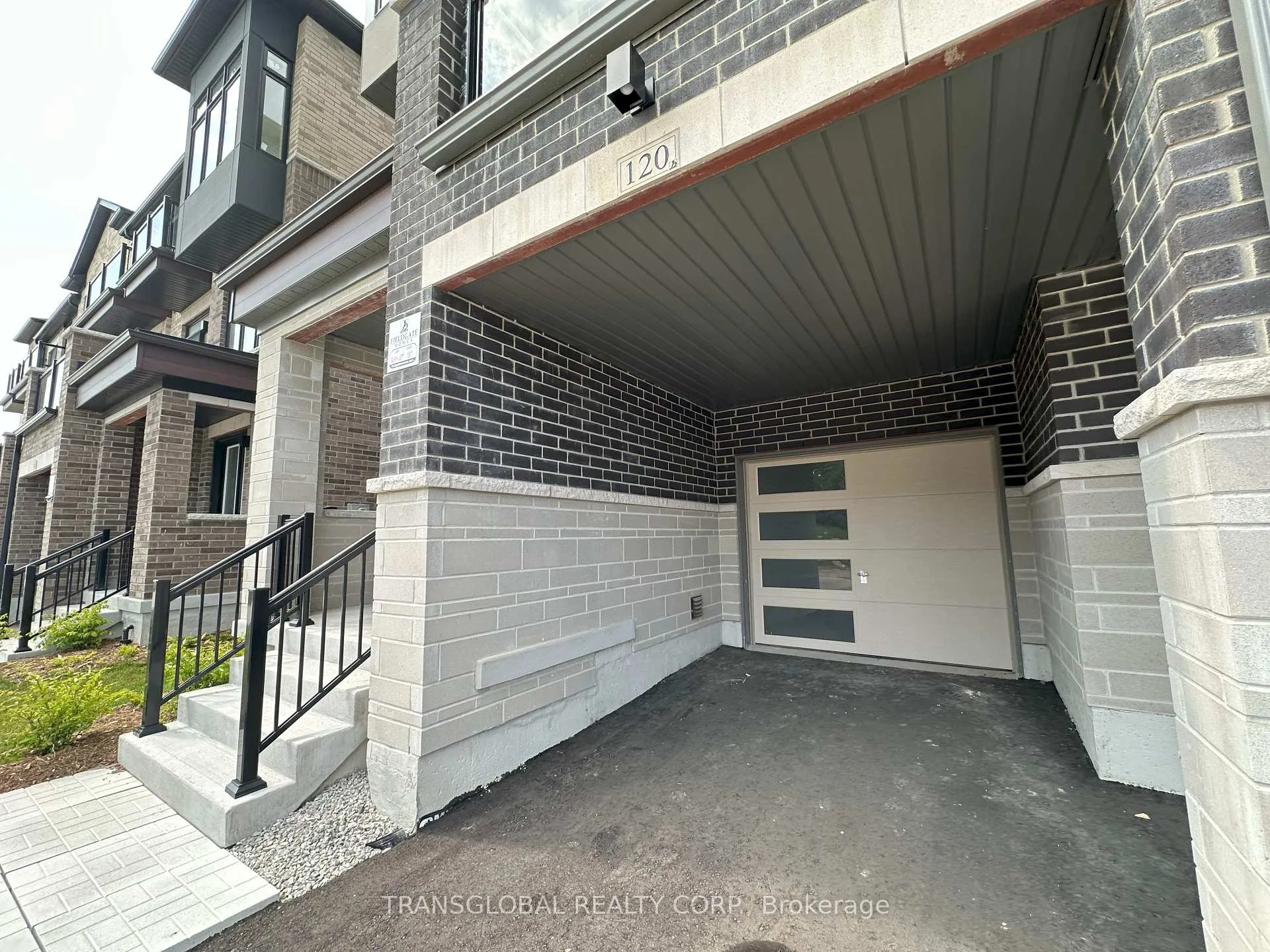 Photo 6 of 120 Thule Street, Vaughan, Vellore Village — HOMEH