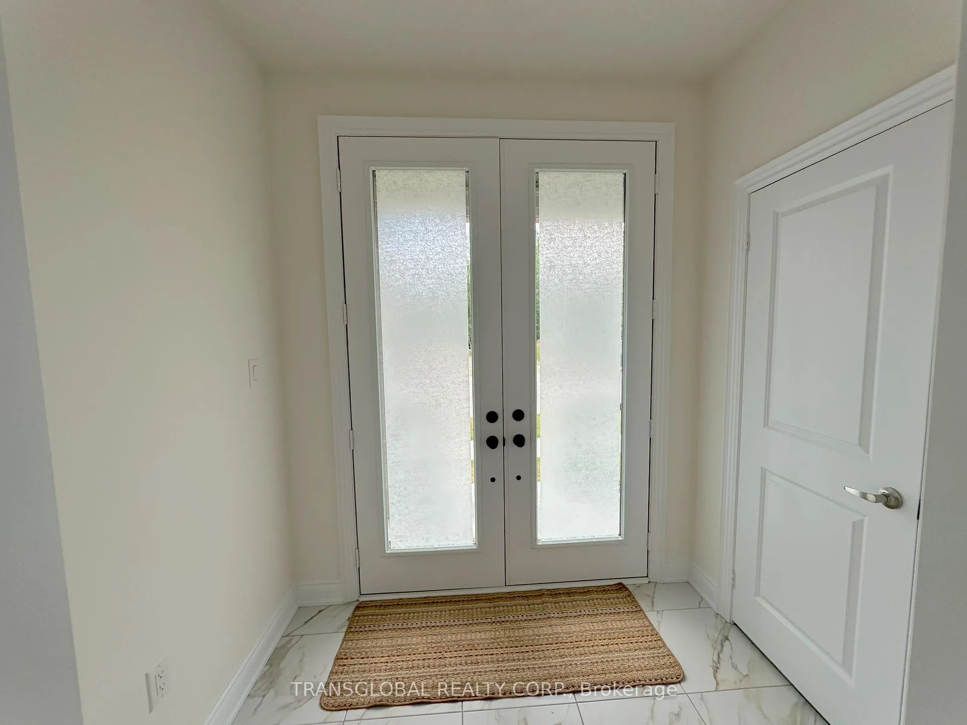 Photo 10 of 120 Thule Street, Vaughan, Vellore Village — HOMEH