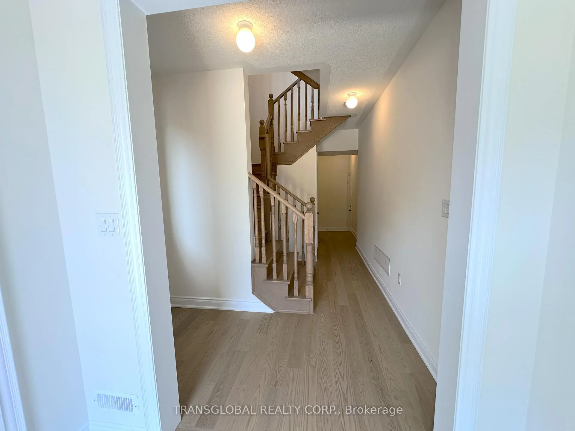 Photo 12 of 120 Thule Street, Vaughan, Vellore Village — HOMEH