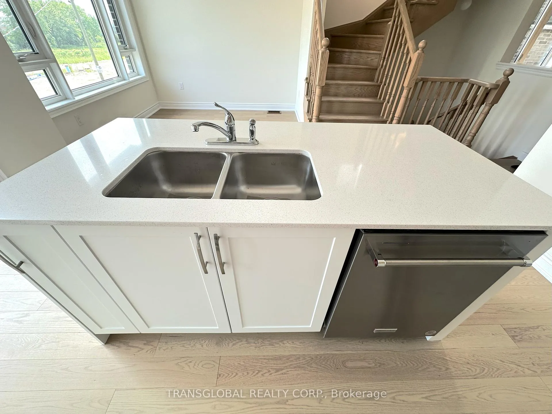 Photo 16 of 120 Thule Street, Vaughan, Vellore Village — HOMEH