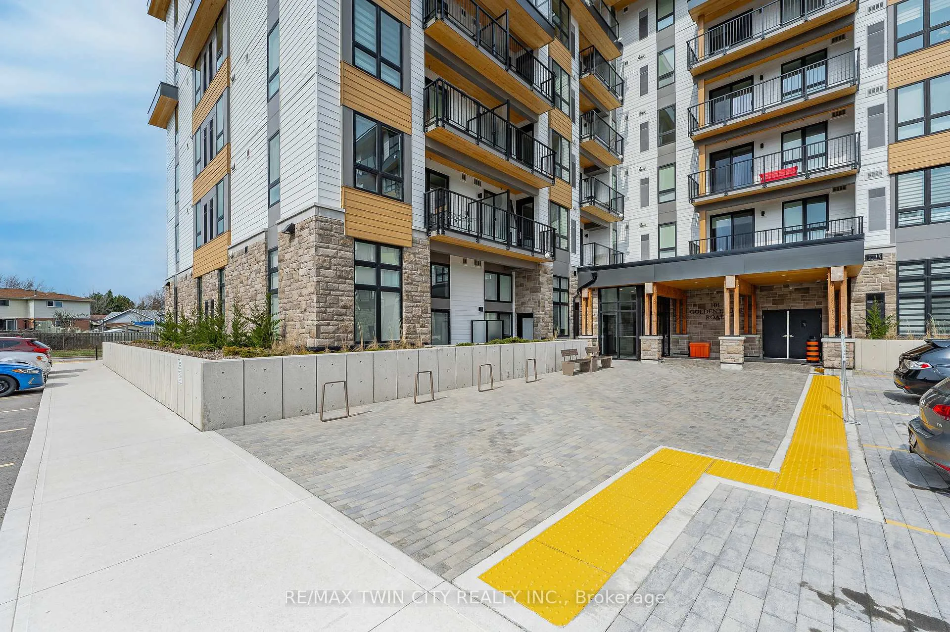 Photo 5 of Unit 213, 101 Golden Eagle Road, Waterloo — HOMEH