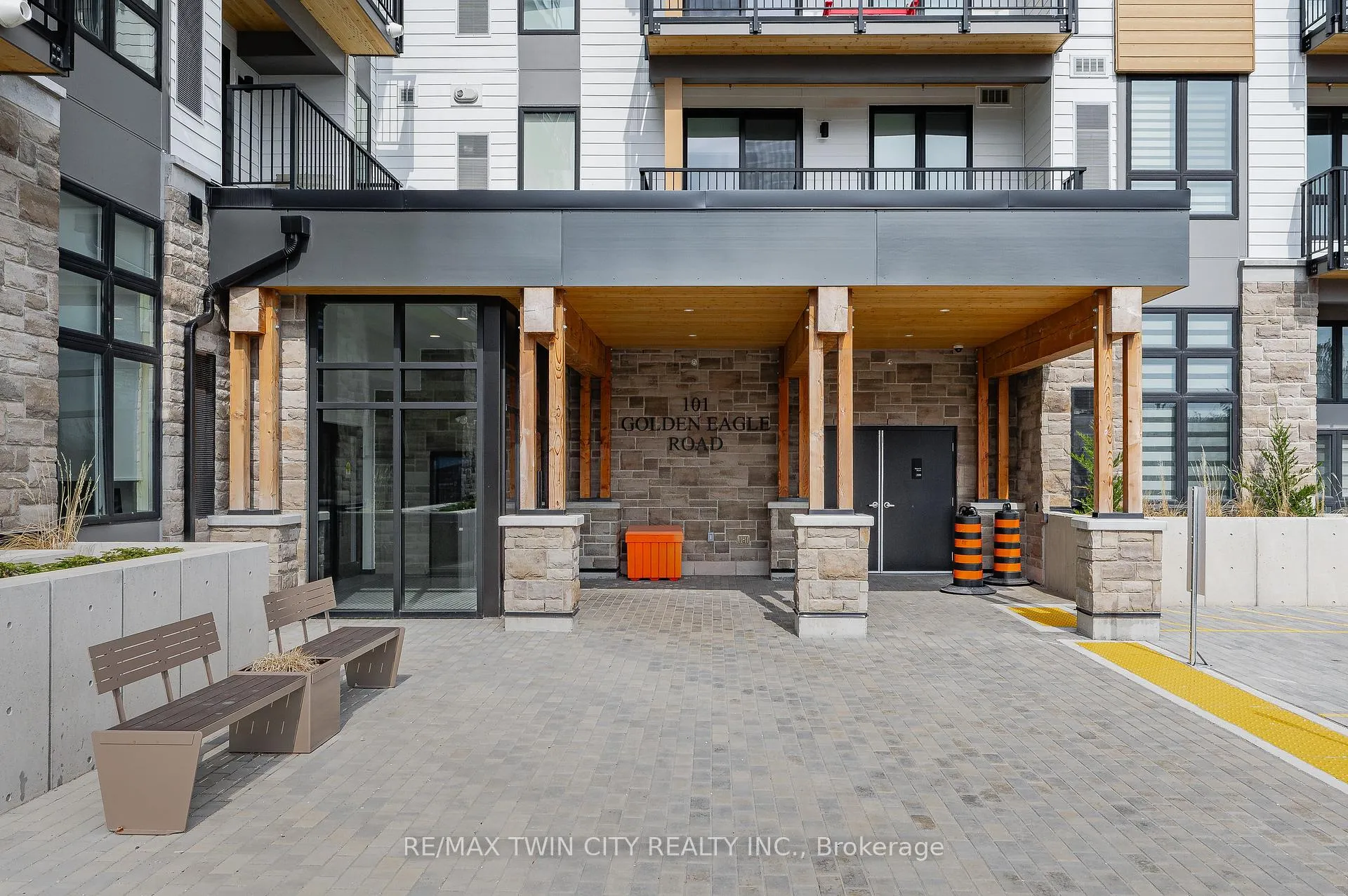 Photo 6 of Unit 213, 101 Golden Eagle Road, Waterloo — HOMEH