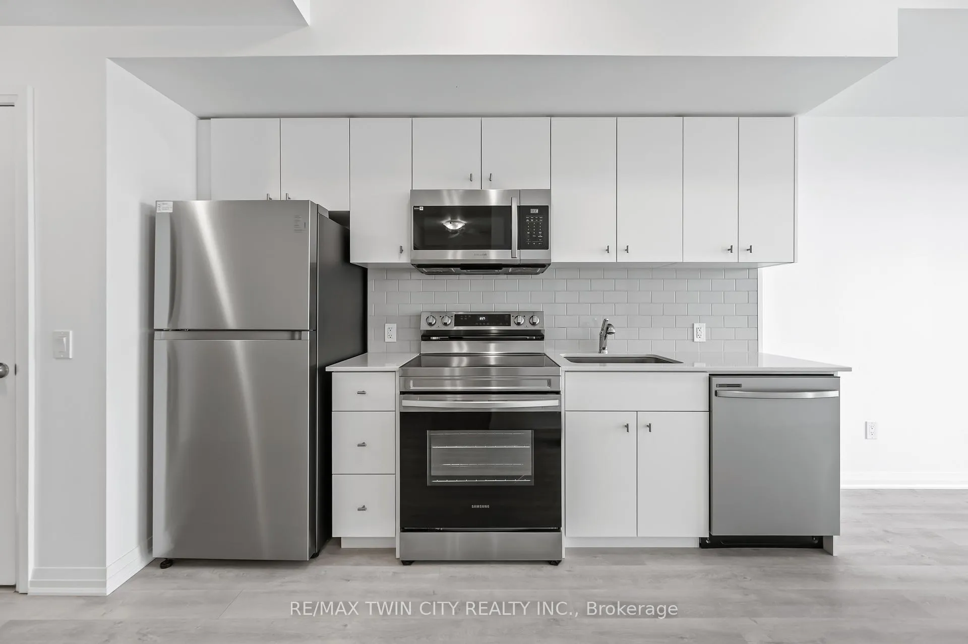 Photo 19 of Unit 213, 101 Golden Eagle Road, Waterloo — HOMEH