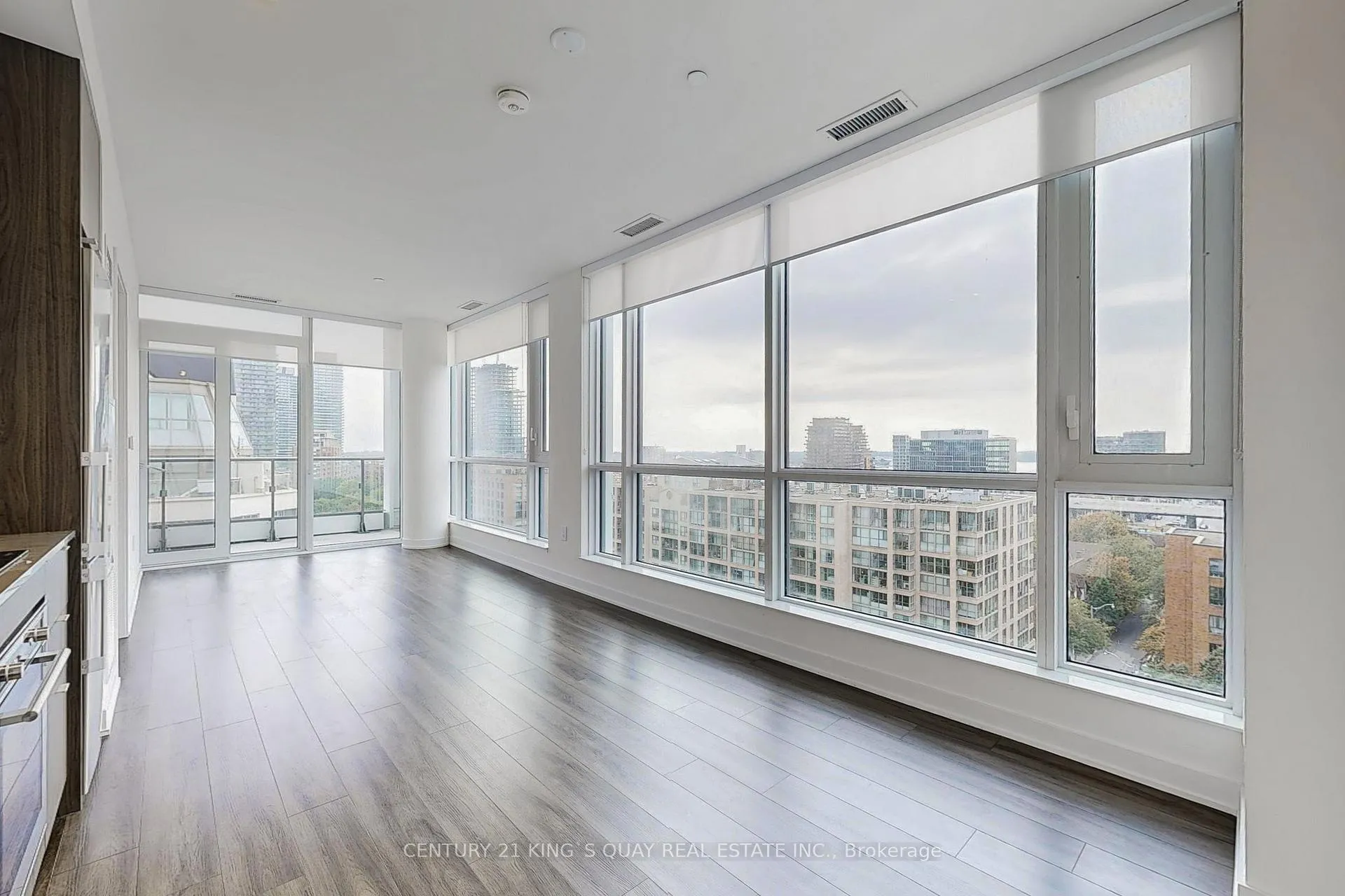 Photo 3 of Unit 1022, 60 Princess Street, Toronto, Waterfront Communities — HOMEH
