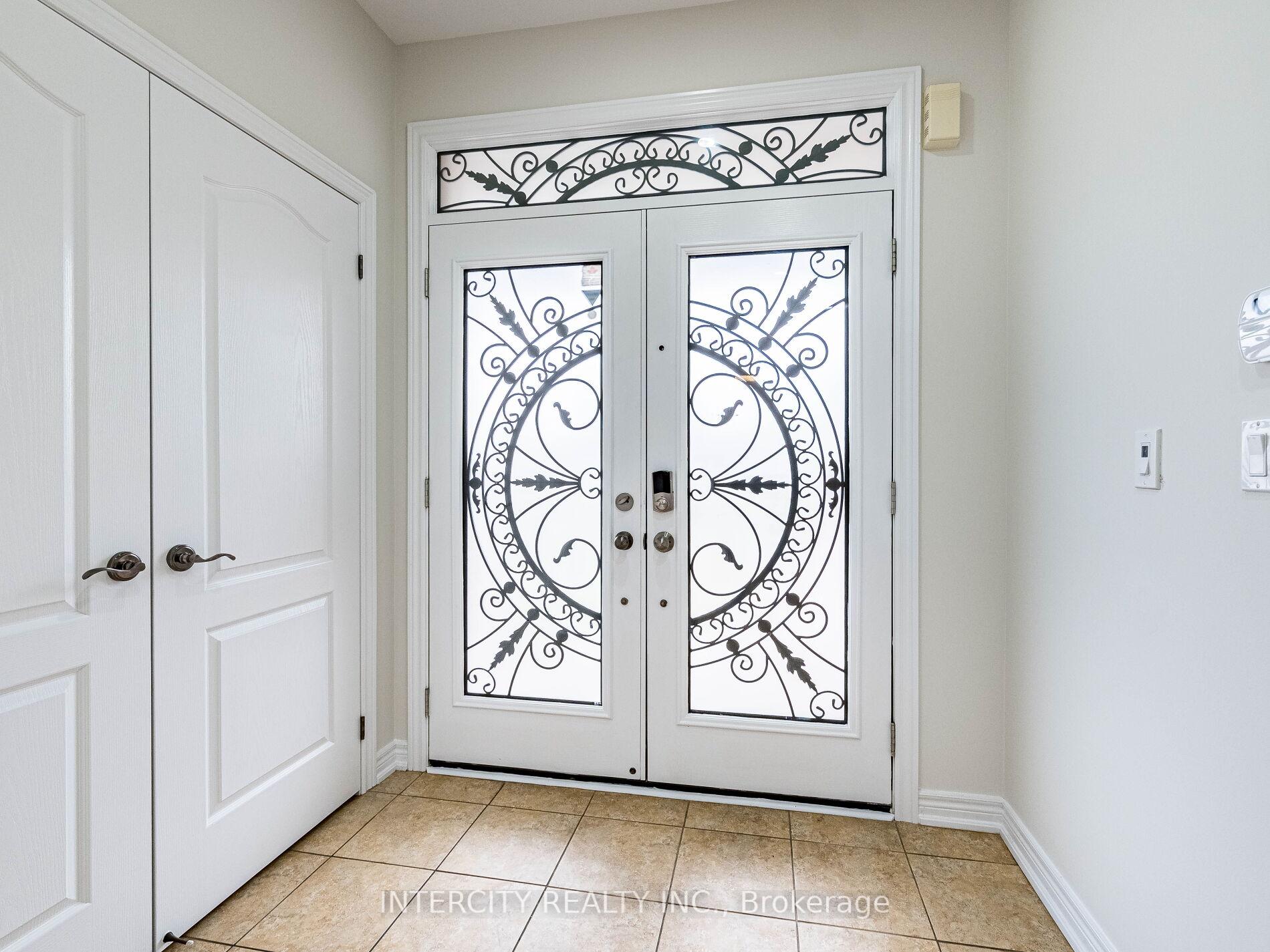 Photo 5 of 27 Exton Road, Brampton, Credit Valley — HOMEH