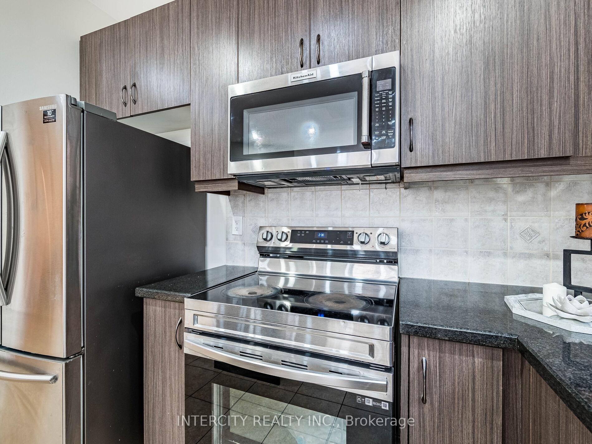 Photo 13 of 27 Exton Road, Brampton, Credit Valley — HOMEH