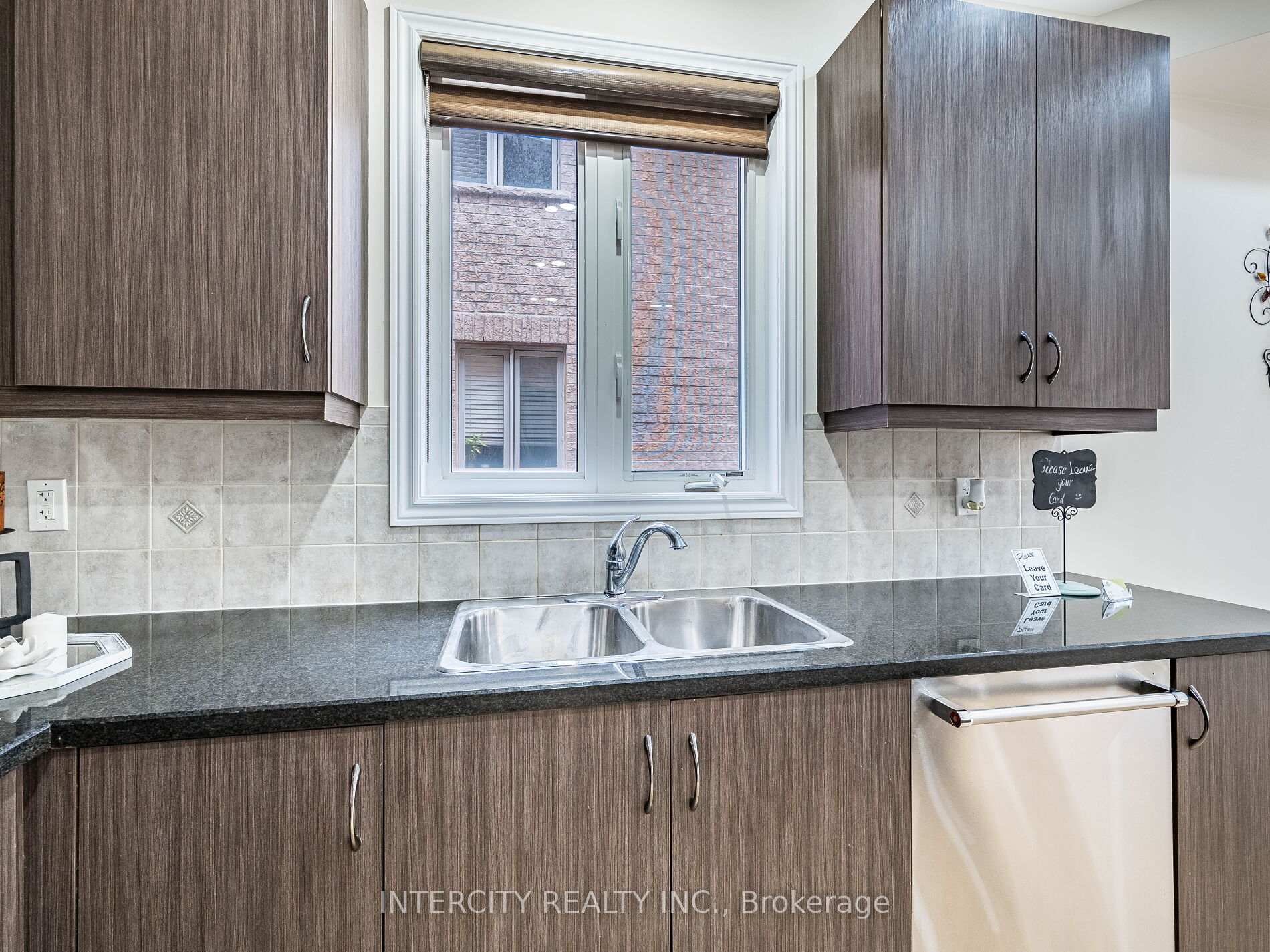 Photo 14 of 27 Exton Road, Brampton, Credit Valley — HOMEH