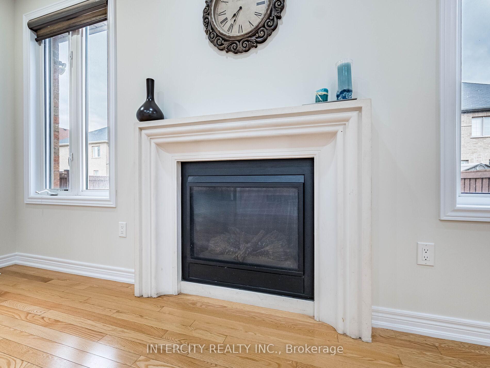 Photo 18 of 27 Exton Road, Brampton, Credit Valley — HOMEH