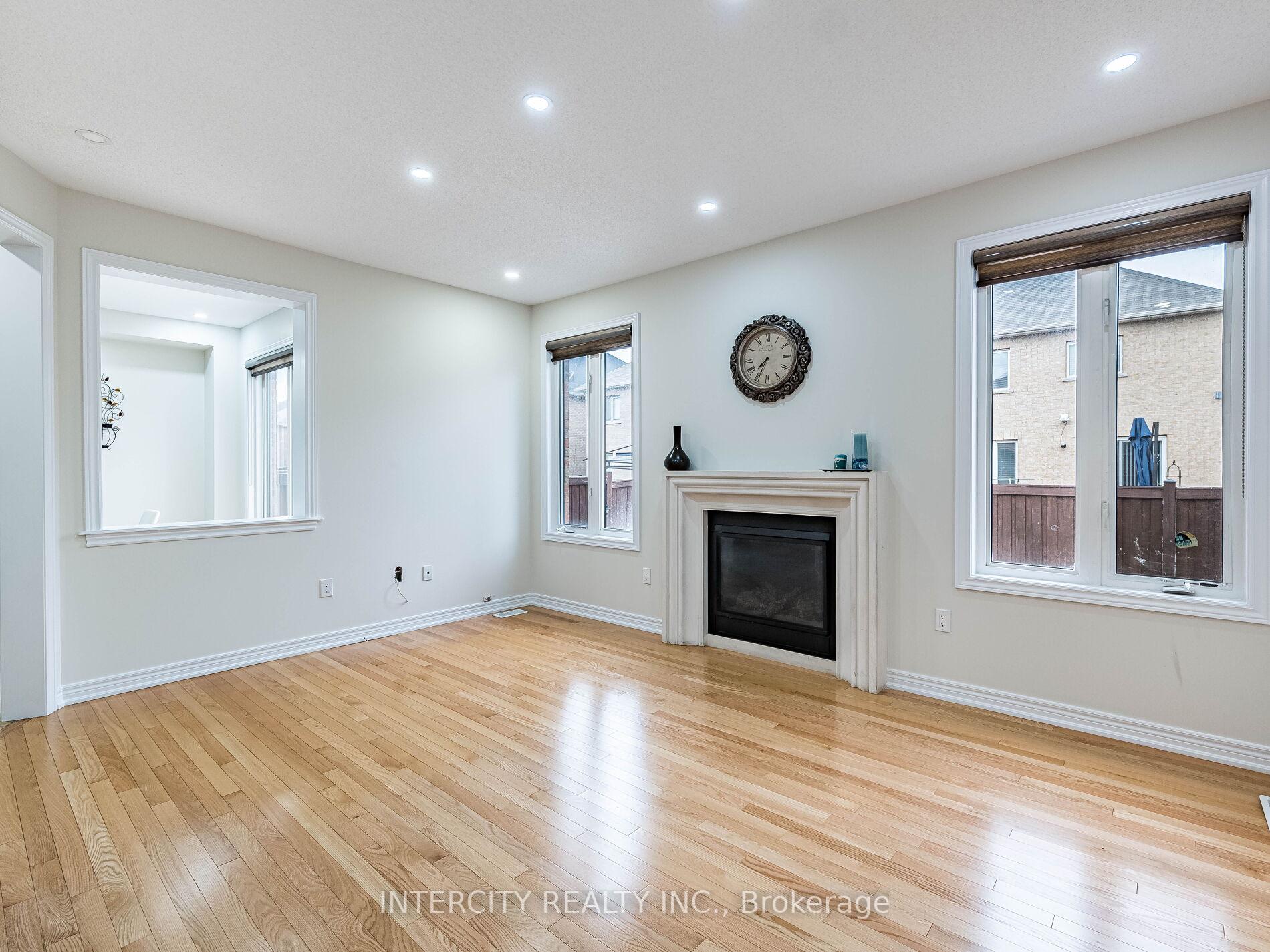 Photo 19 of 27 Exton Road, Brampton, Credit Valley — HOMEH