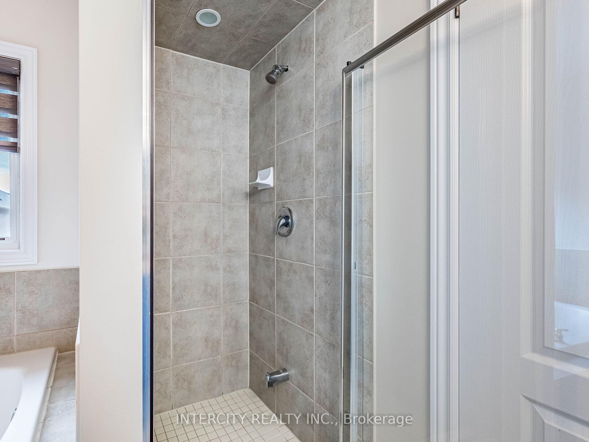 Photo 28 of 27 Exton Road, Brampton, Credit Valley — HOMEH