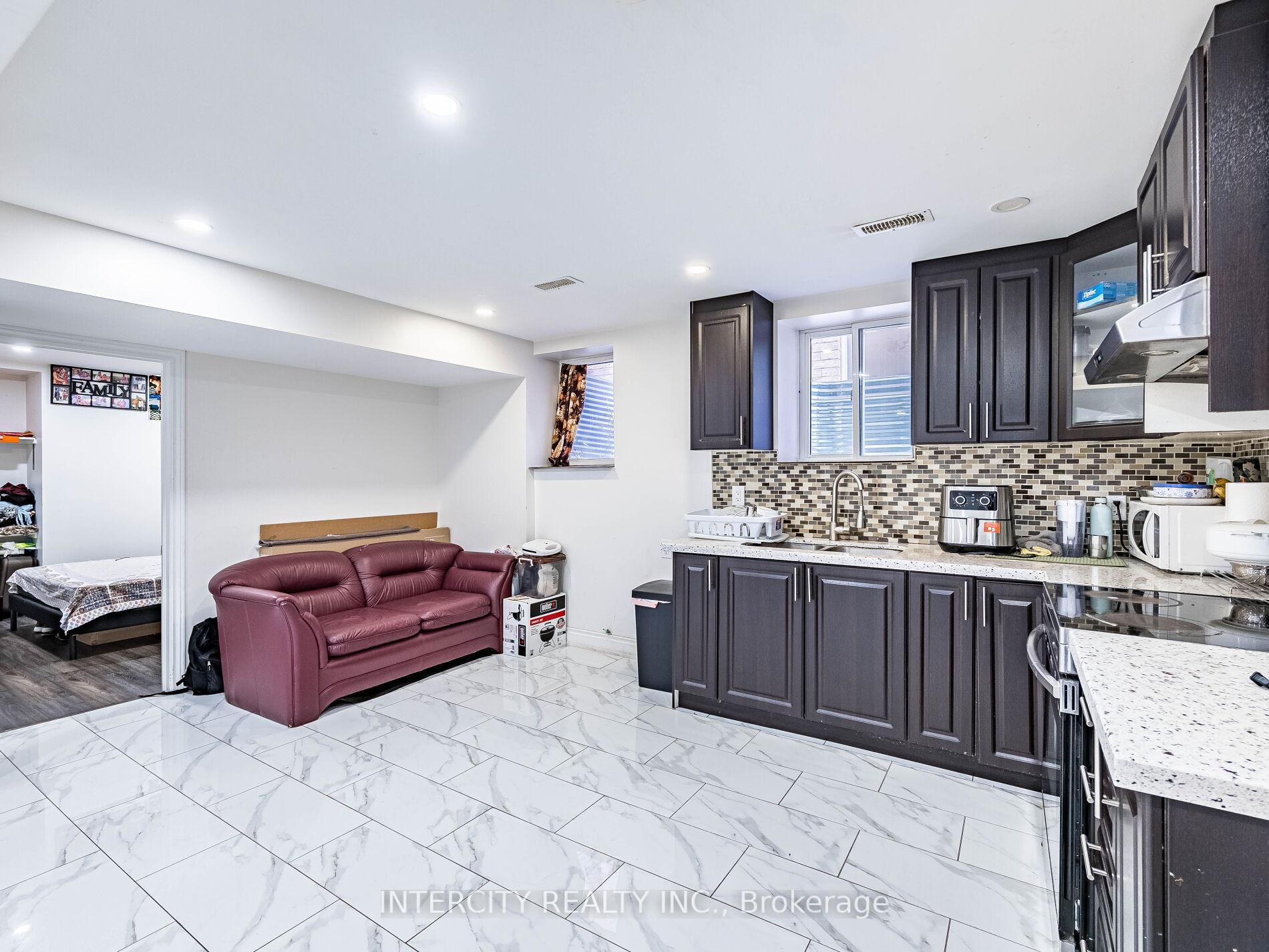 Photo 37 of 27 Exton Road, Brampton, Credit Valley — HOMEH
