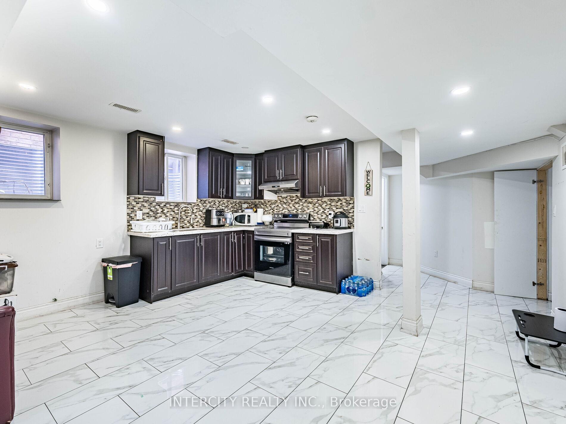 Photo 38 of 27 Exton Road, Brampton, Credit Valley — HOMEH