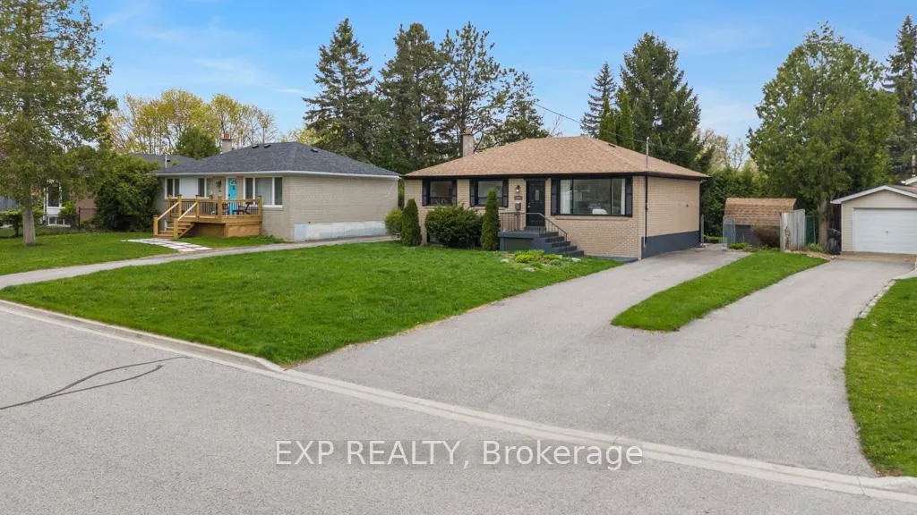 Photo 2 of Unit Main Fl, 14 Webster Drive, Aurora, Aurora Highlands — HOMEH