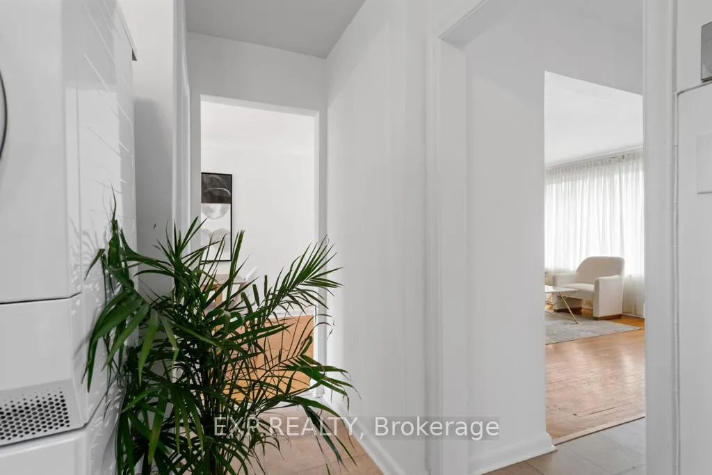 Photo 13 of Unit Main Fl, 14 Webster Drive, Aurora, Aurora Highlands — HOMEH