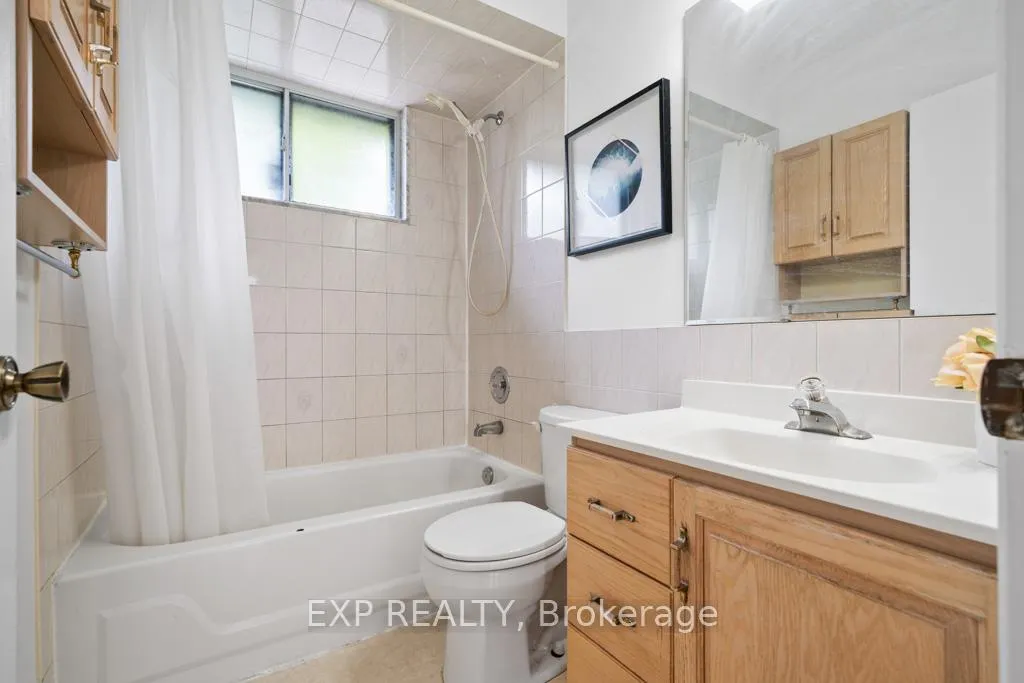 Photo 17 of Unit Main Fl, 14 Webster Drive, Aurora, Aurora Highlands — HOMEH