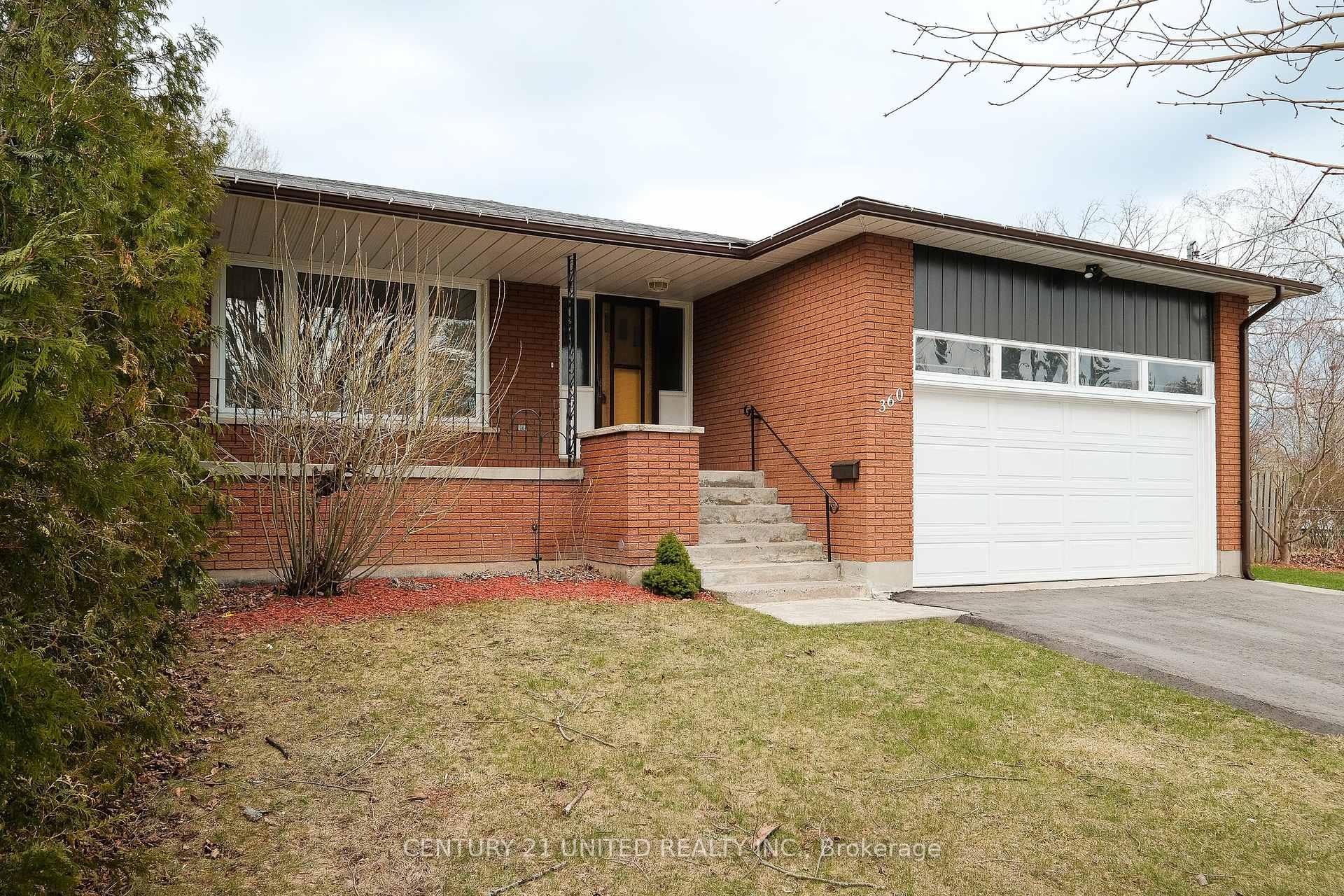 Photo 2 of 360 Margaret Street, Cobourg — HOMEH