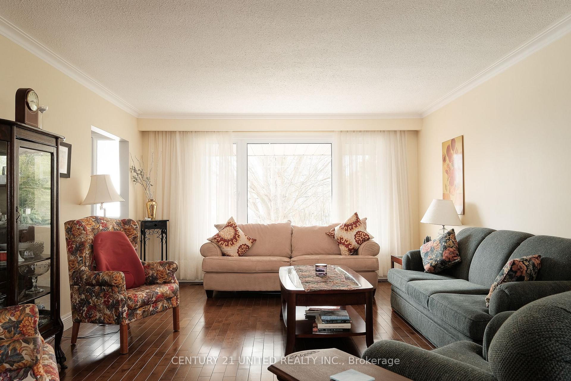 Photo 5 of 360 Margaret Street, Cobourg — HOMEH