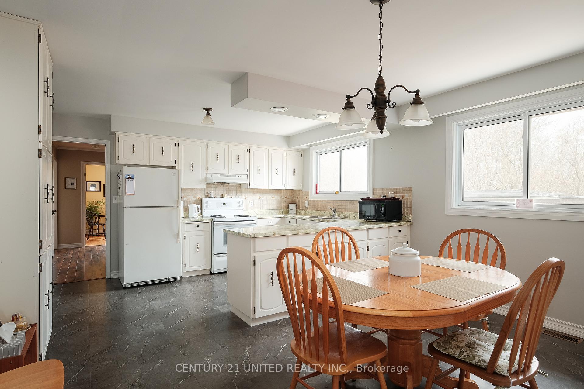 Photo 8 of 360 Margaret Street, Cobourg — HOMEH