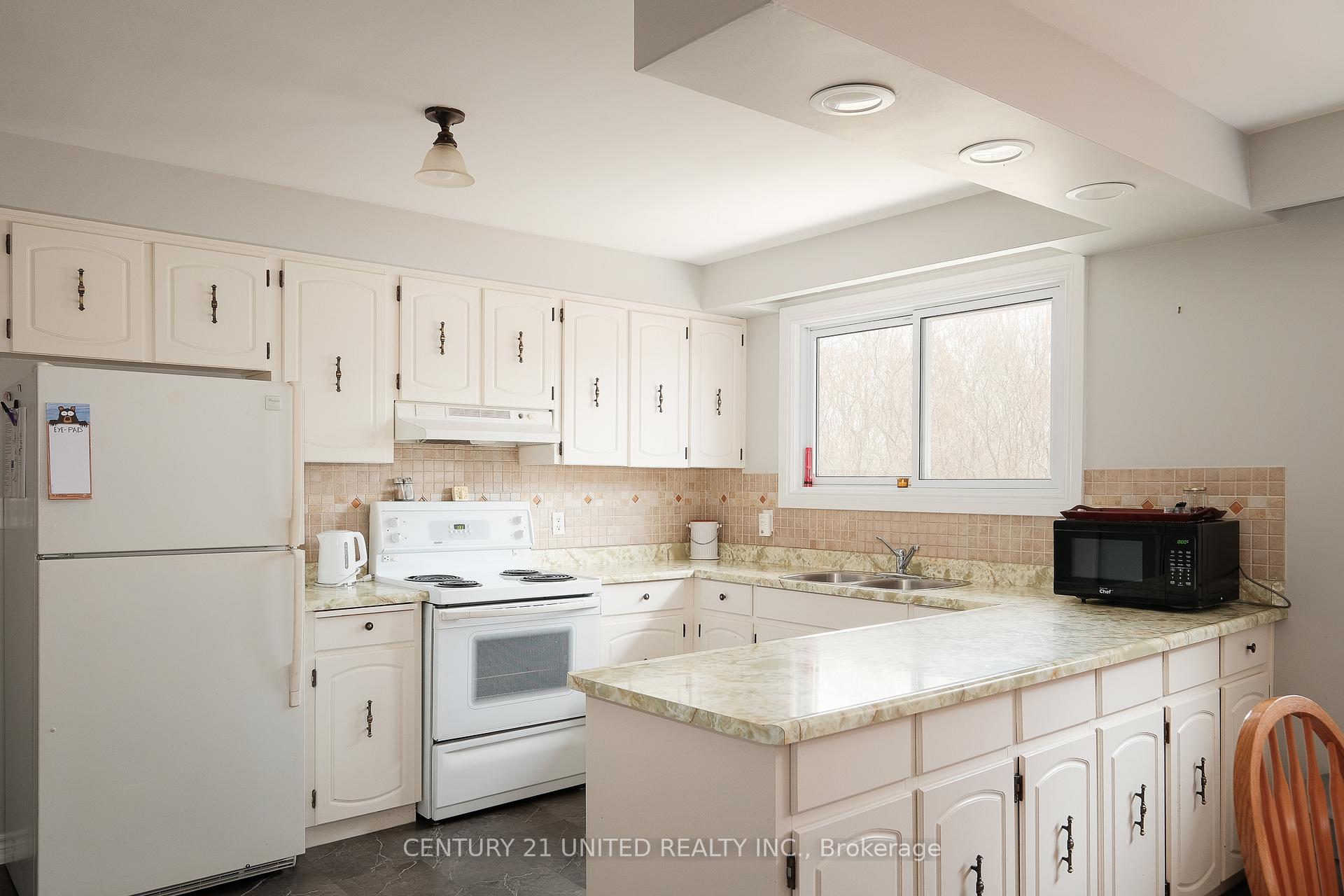 Photo 10 of 360 Margaret Street, Cobourg — HOMEH