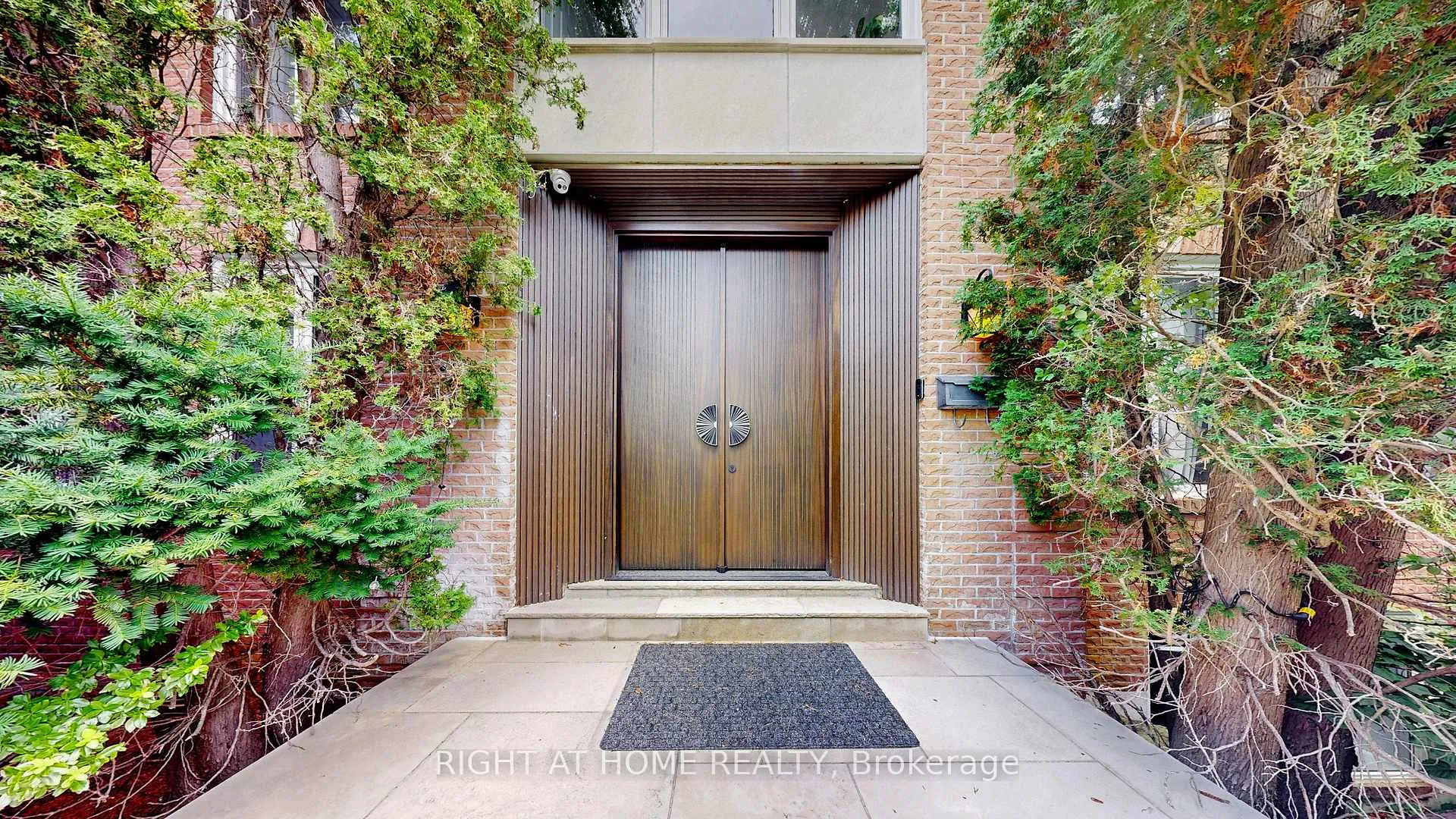 Photo 1 of 1 Brendan Court, Markham, Bayview Glen — HOMEH
