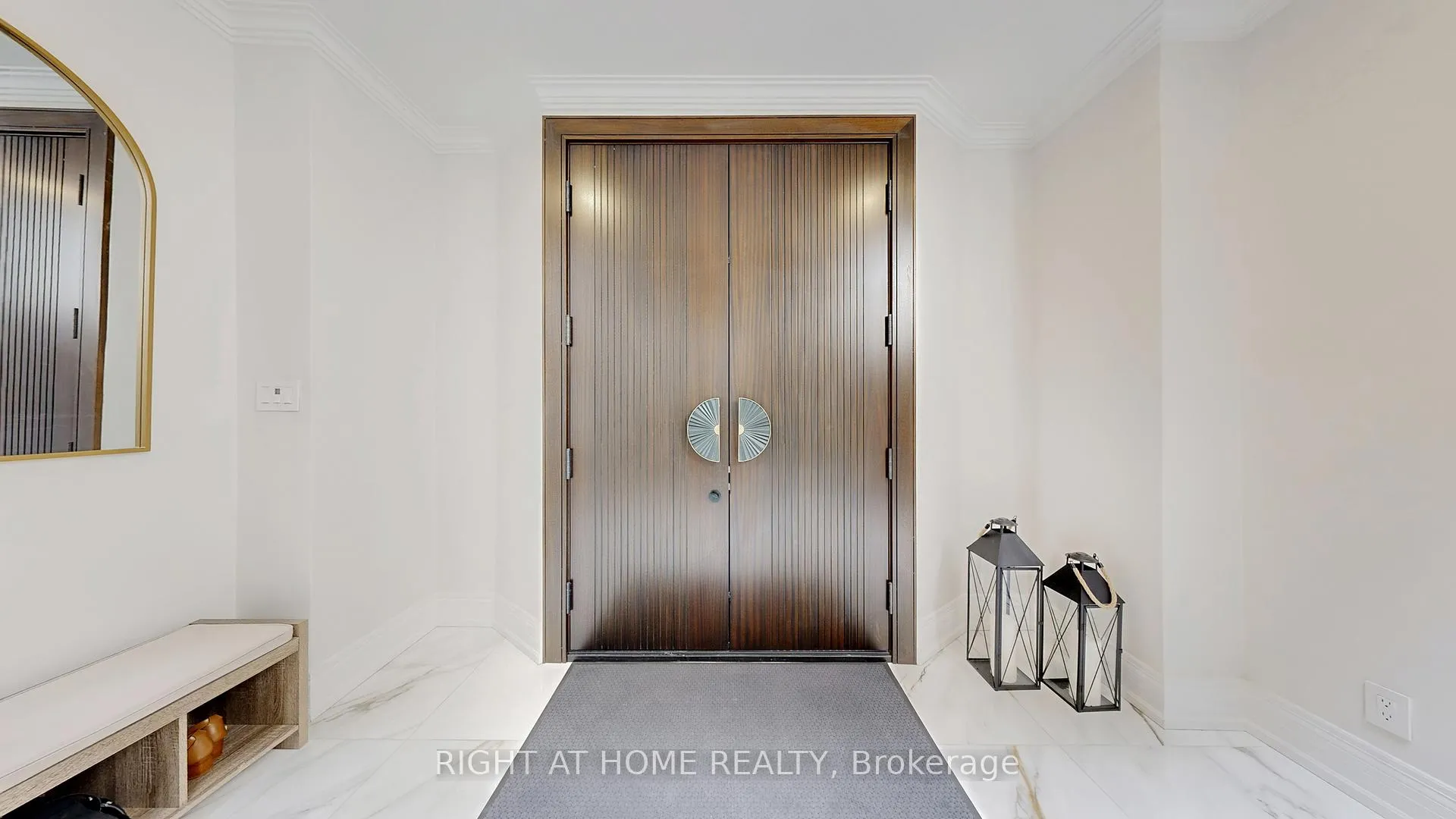 Photo 3 of 1 Brendan Court, Markham, Bayview Glen — HOMEH