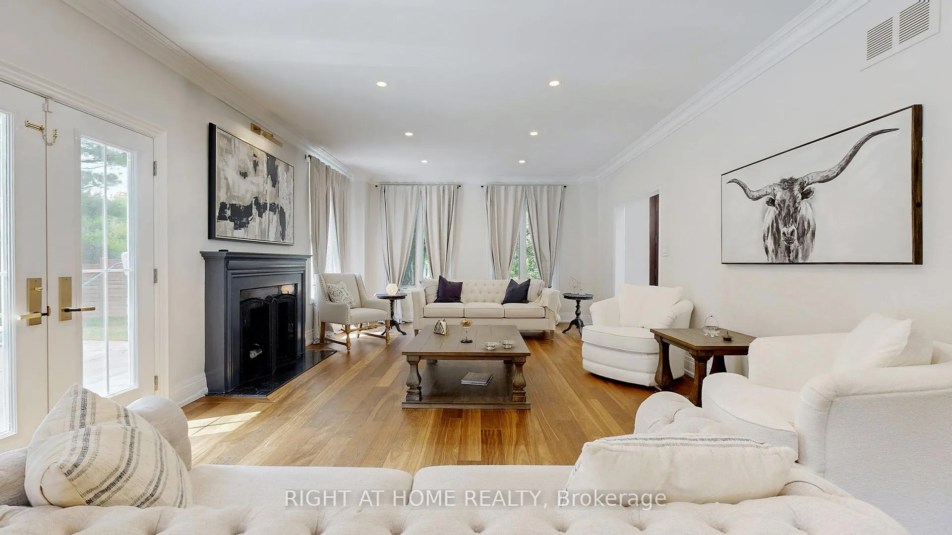 Photo 7 of 1 Brendan Court, Markham, Bayview Glen — HOMEH
