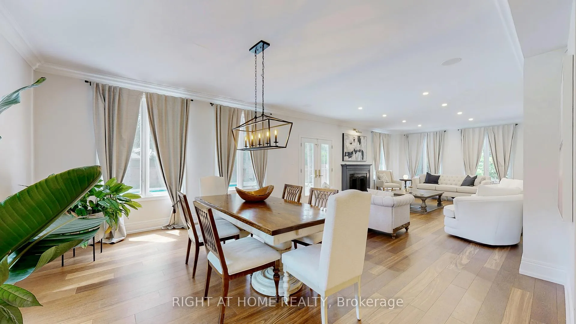 Photo 9 of 1 Brendan Court, Markham, Bayview Glen — HOMEH