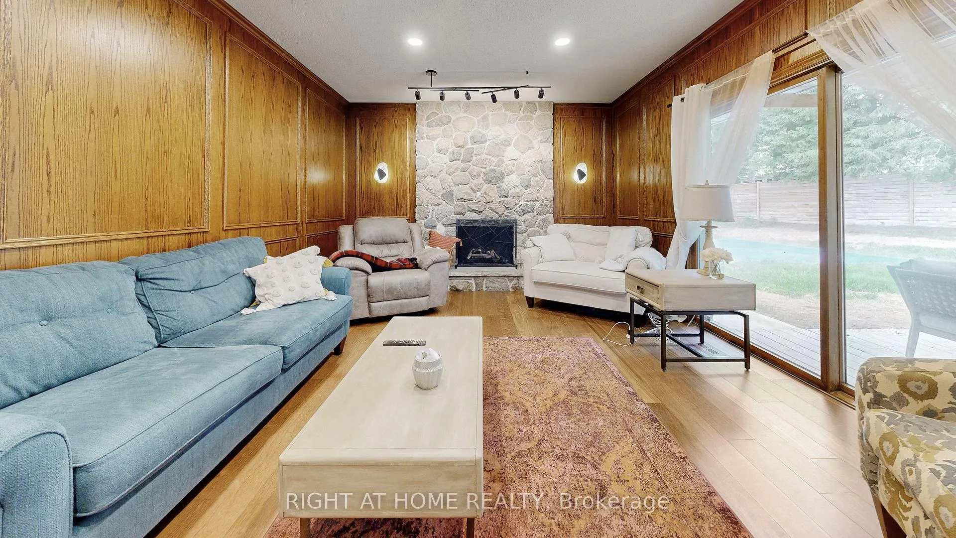 Photo 12 of 1 Brendan Court, Markham, Bayview Glen — HOMEH