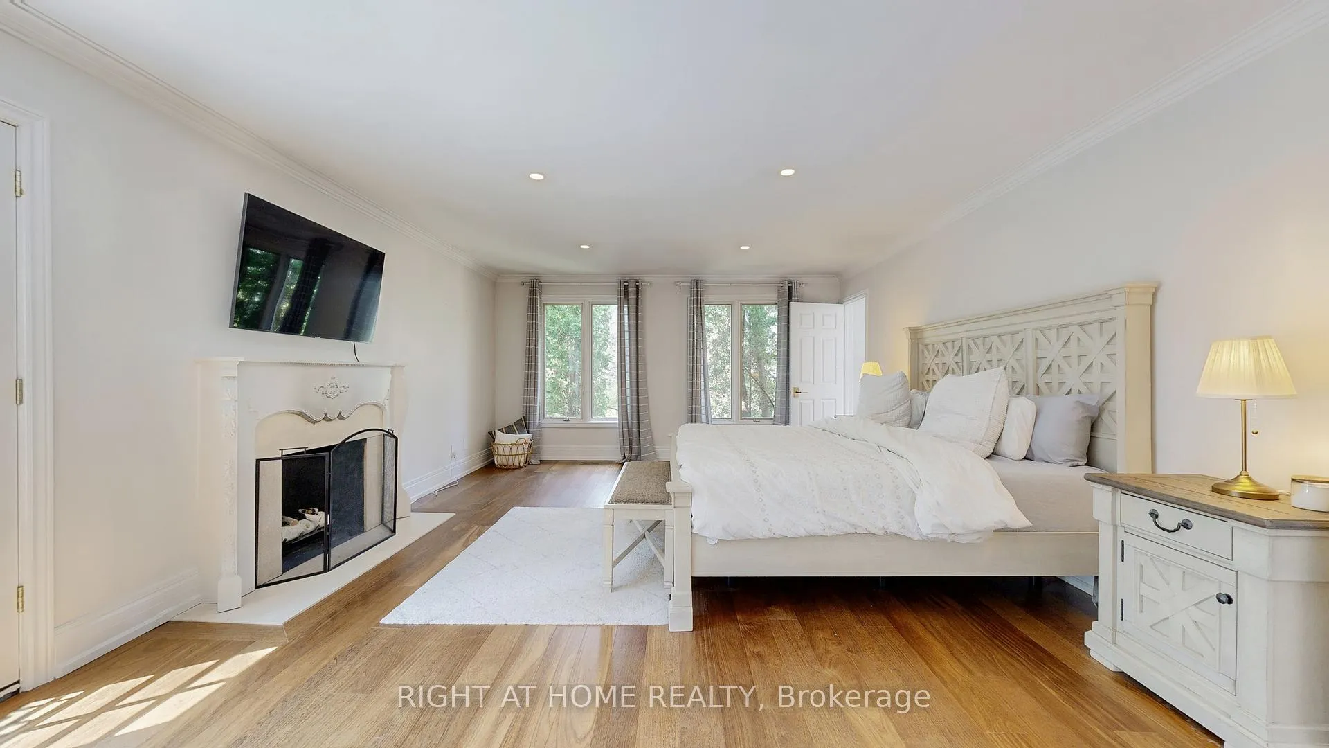 Photo 19 of 1 Brendan Court, Markham, Bayview Glen — HOMEH