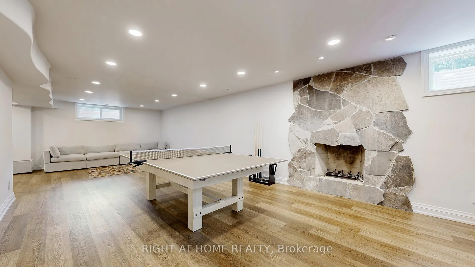 Photo 27 of 1 Brendan Court, Markham, Bayview Glen — HOMEH