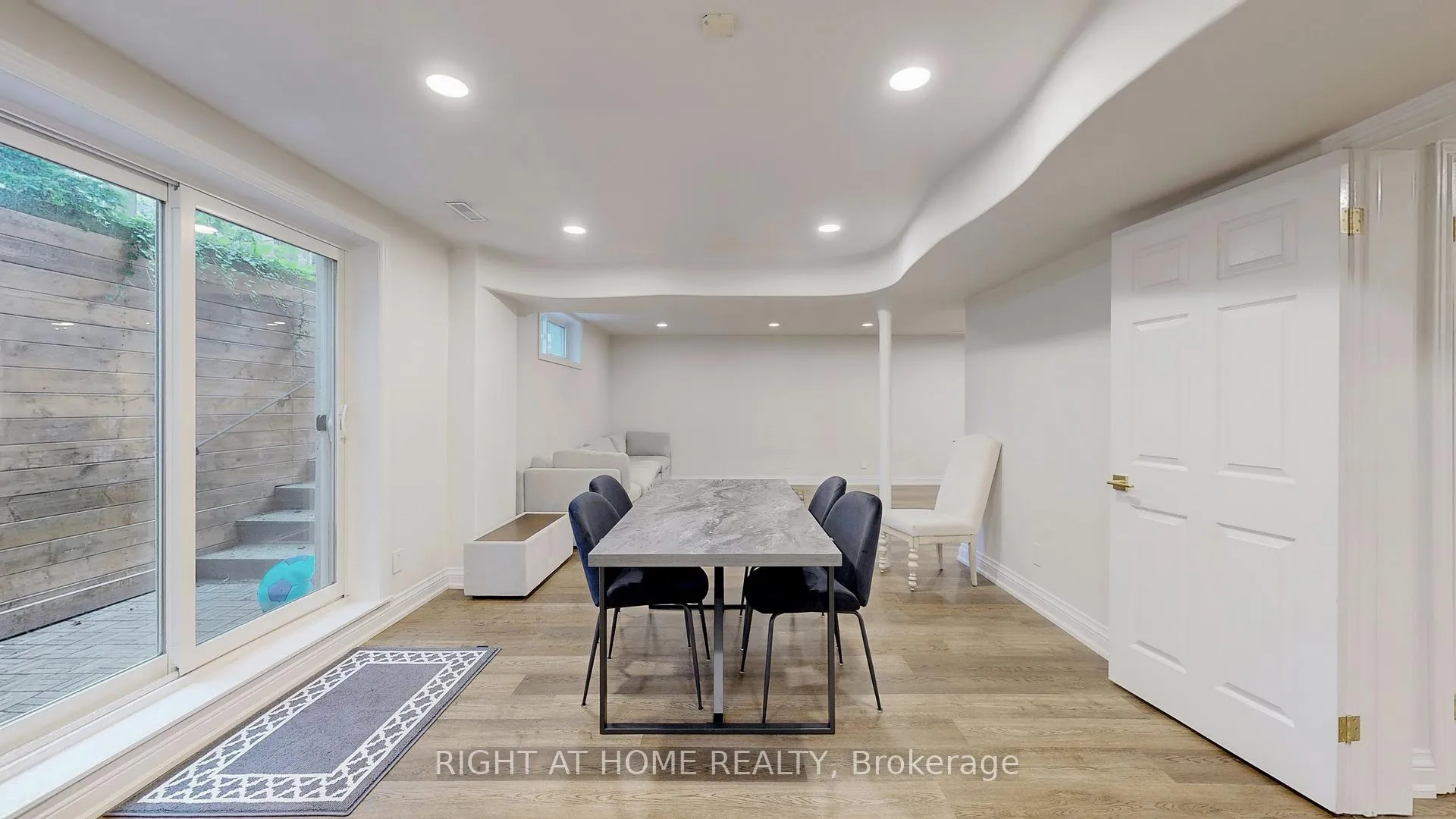 Photo 30 of 1 Brendan Court, Markham, Bayview Glen — HOMEH