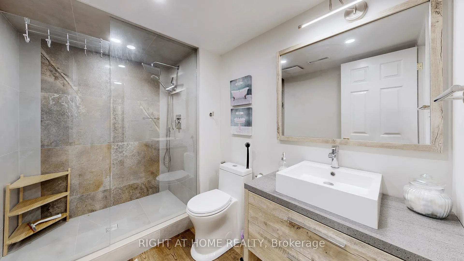 Photo 35 of 1 Brendan Court, Markham, Bayview Glen — HOMEH