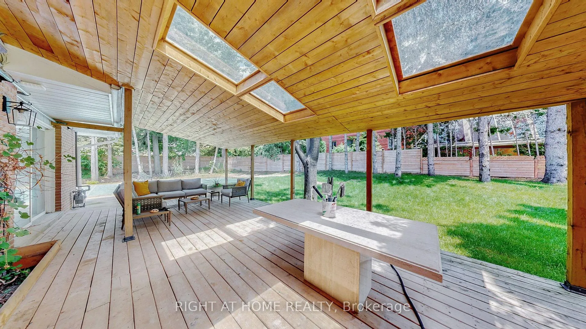 Photo 40 of 1 Brendan Court, Markham, Bayview Glen — HOMEH