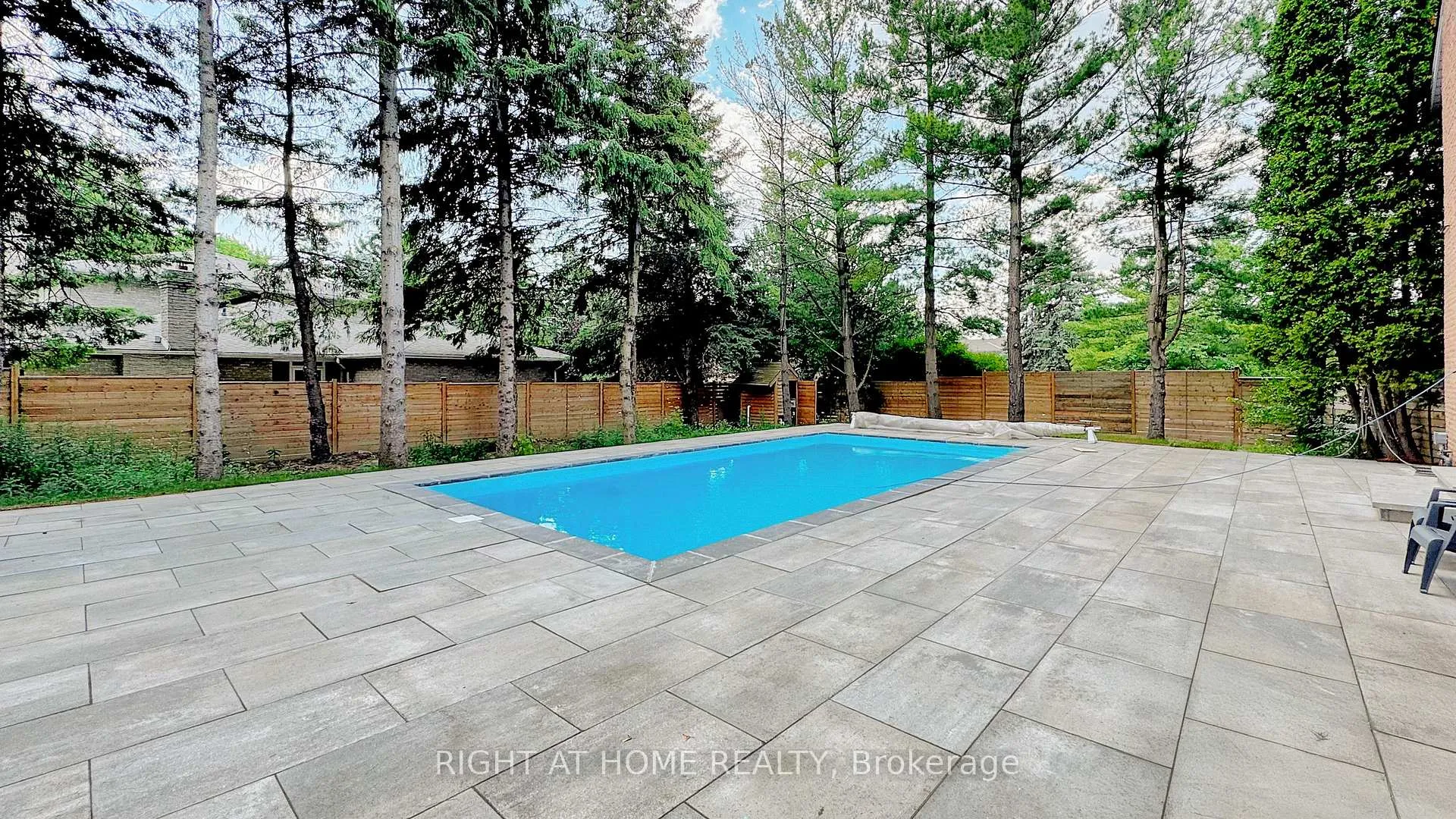 Photo 42 of 1 Brendan Court, Markham, Bayview Glen — HOMEH