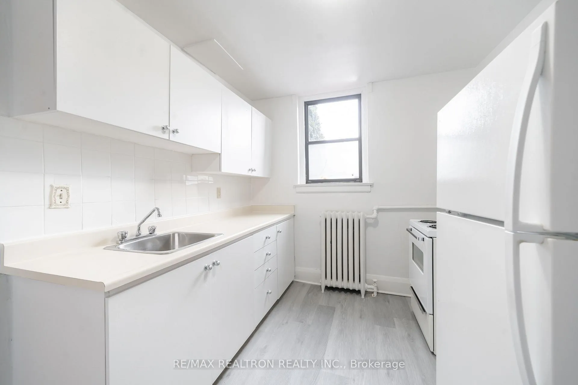 Photo 7 of Unit 76, 12 Kingston Road, Toronto, Woodbine Corridor — HOMEH
