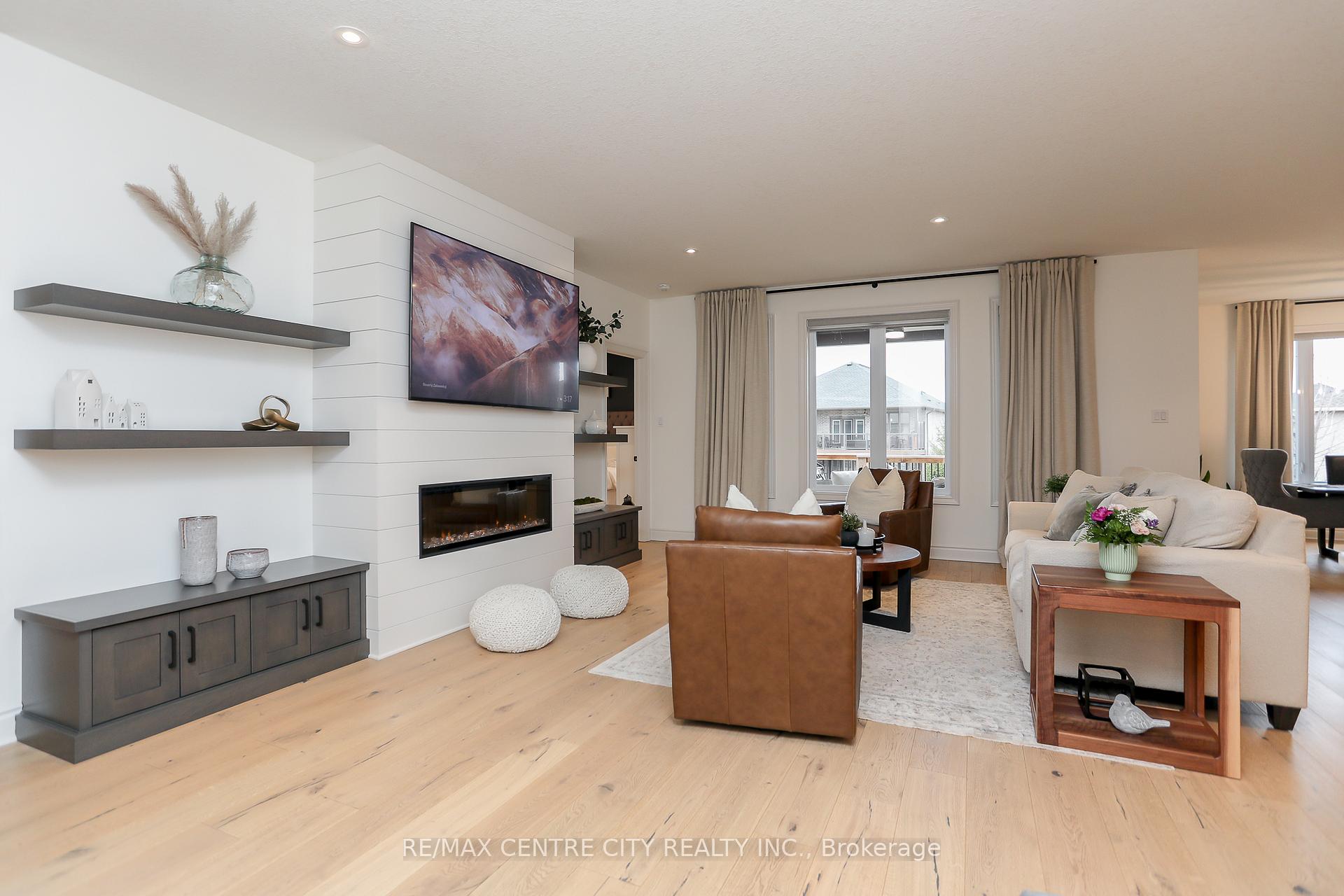 Photo 10 of 116 Robin Ridge Drive, Central Elgin, Belmont — HOMEH
