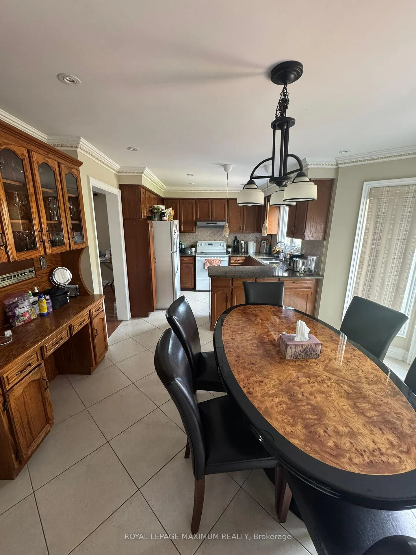 Photo 5 of 198 Clover Leaf Street, Vaughan, East Woodbridge — HOMEH