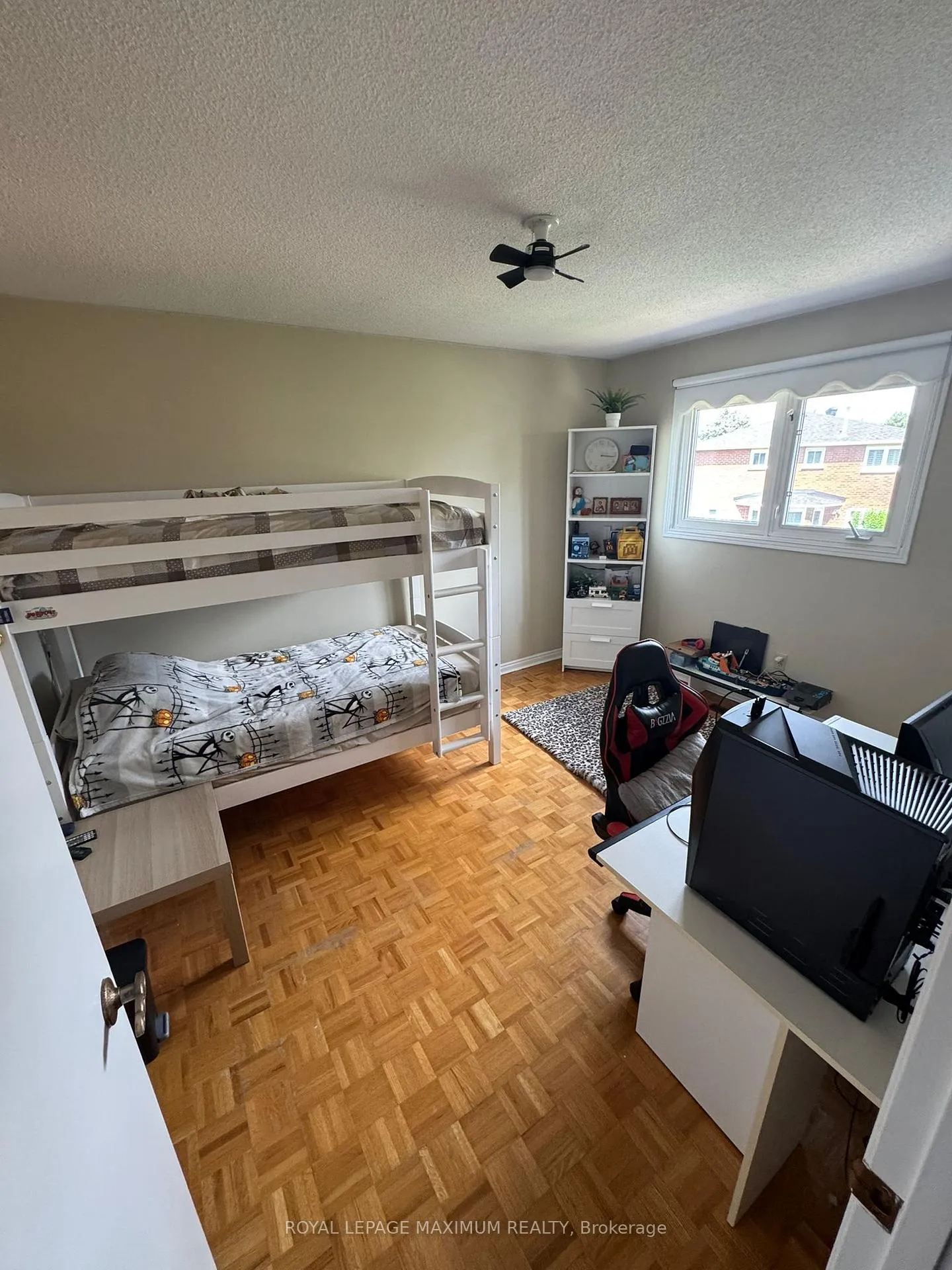 Photo 11 of 198 Clover Leaf Street, Vaughan, East Woodbridge — HOMEH