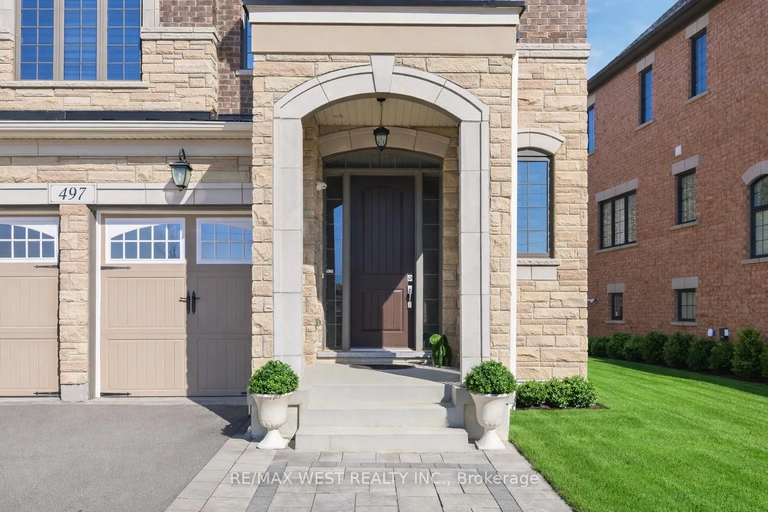 Photo 2 of 497 Kleinburg Summit Way, Vaughan, Kleinburg — HOMEH