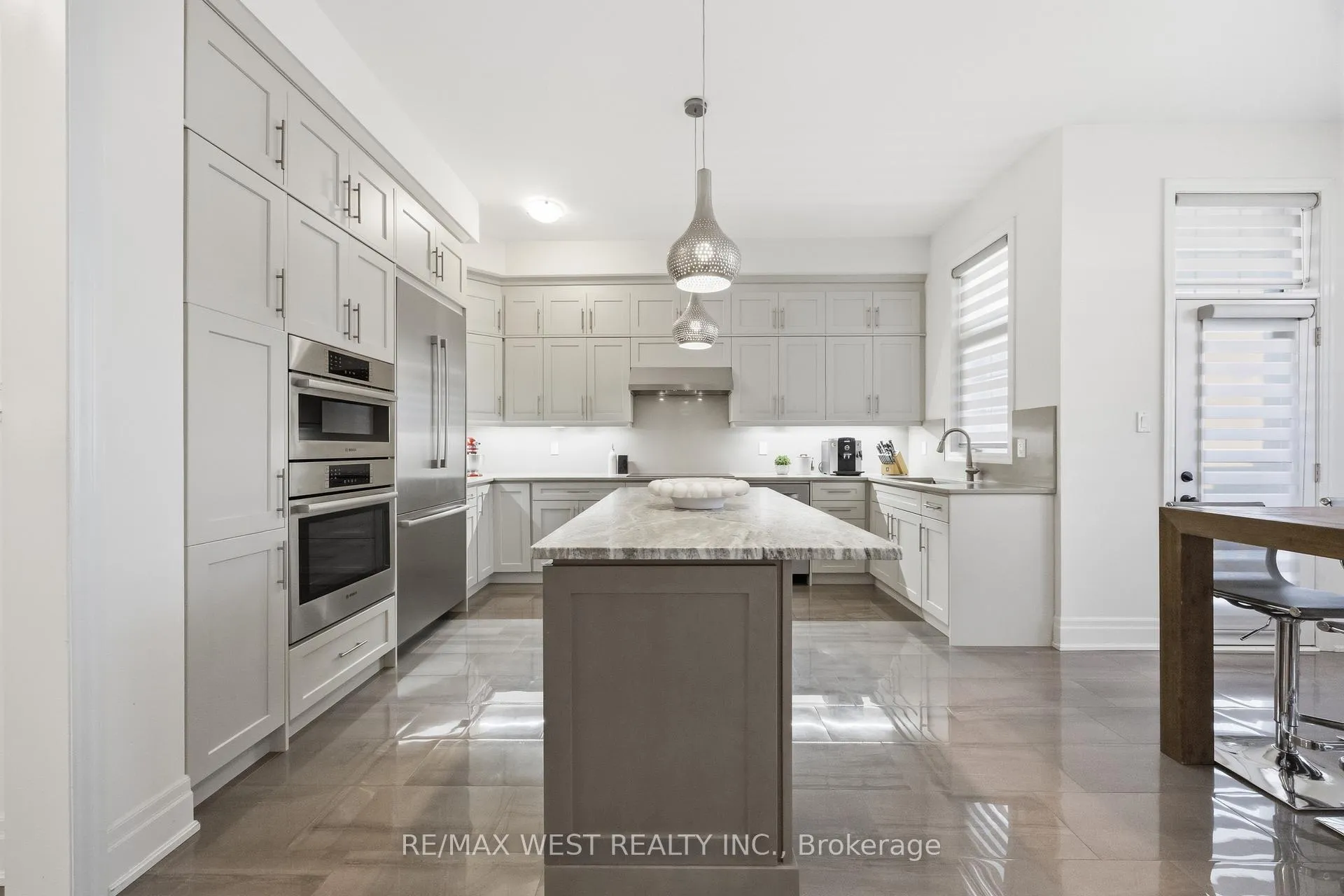 Photo 11 of 497 Kleinburg Summit Way, Vaughan, Kleinburg — HOMEH