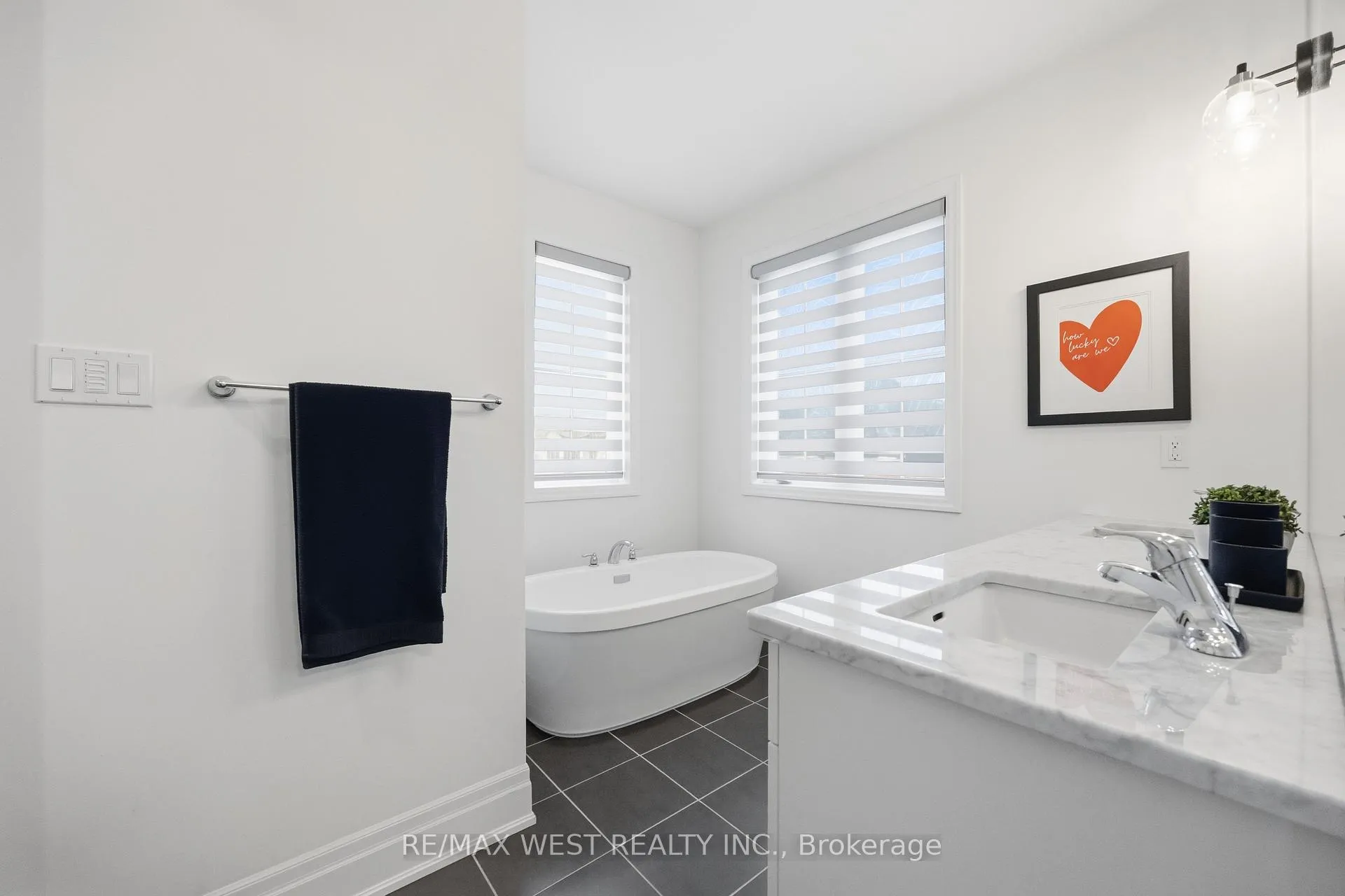 Photo 18 of 497 Kleinburg Summit Way, Vaughan, Kleinburg — HOMEH