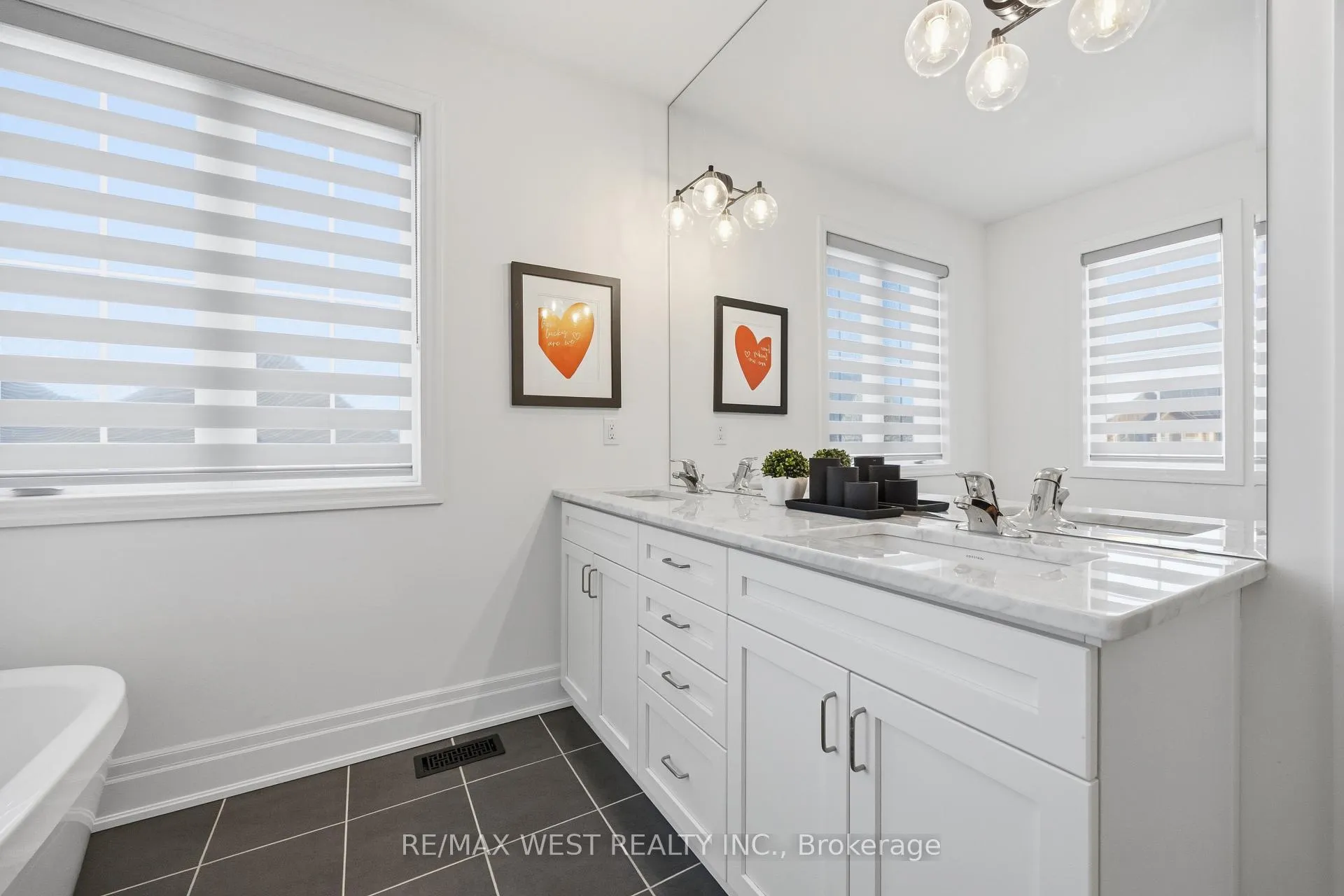 Photo 19 of 497 Kleinburg Summit Way, Vaughan, Kleinburg — HOMEH