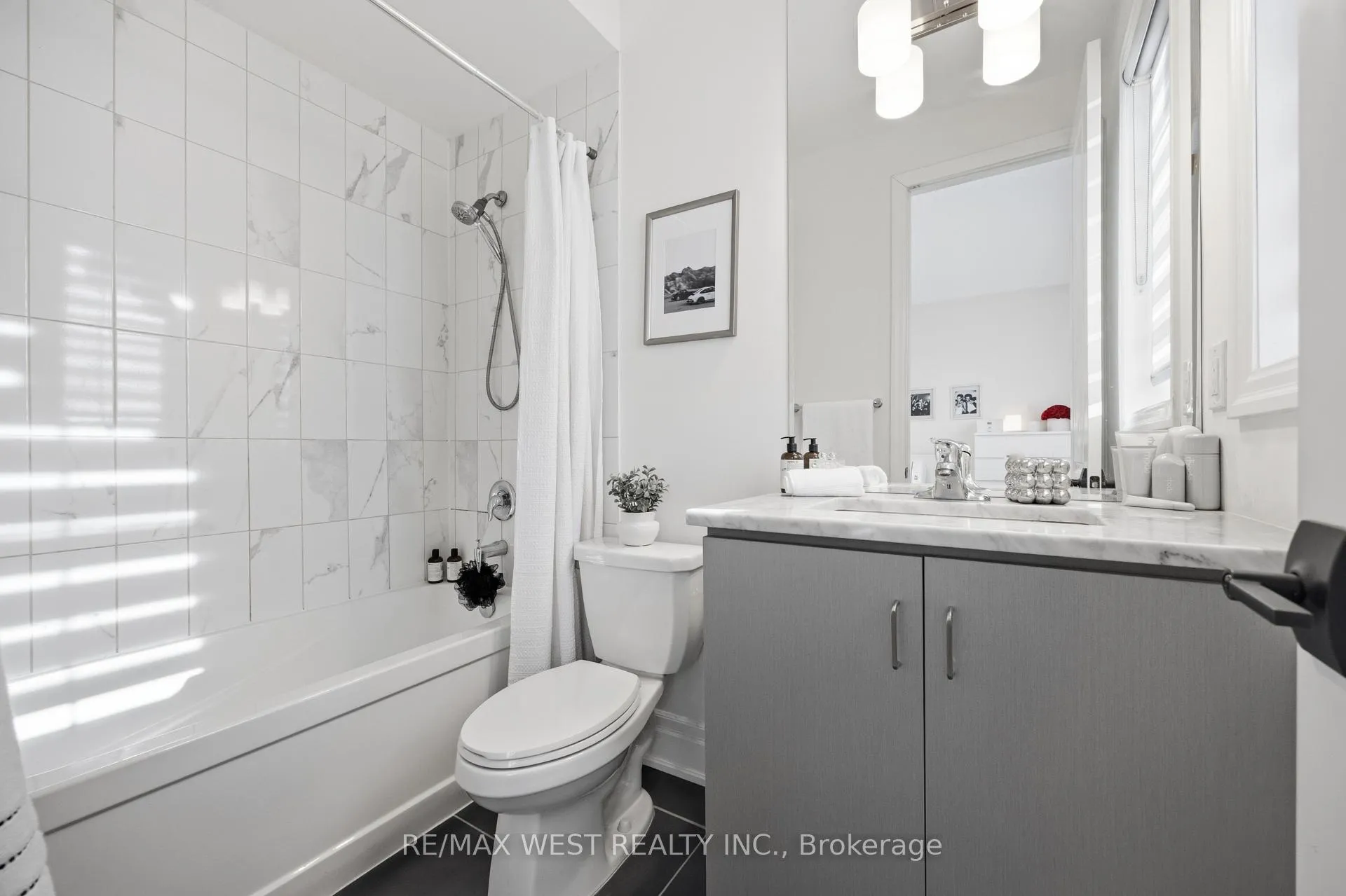 Photo 25 of 497 Kleinburg Summit Way, Vaughan, Kleinburg — HOMEH
