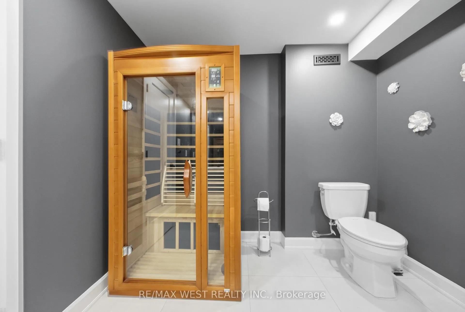 Photo 41 of 497 Kleinburg Summit Way, Vaughan, Kleinburg — HOMEH